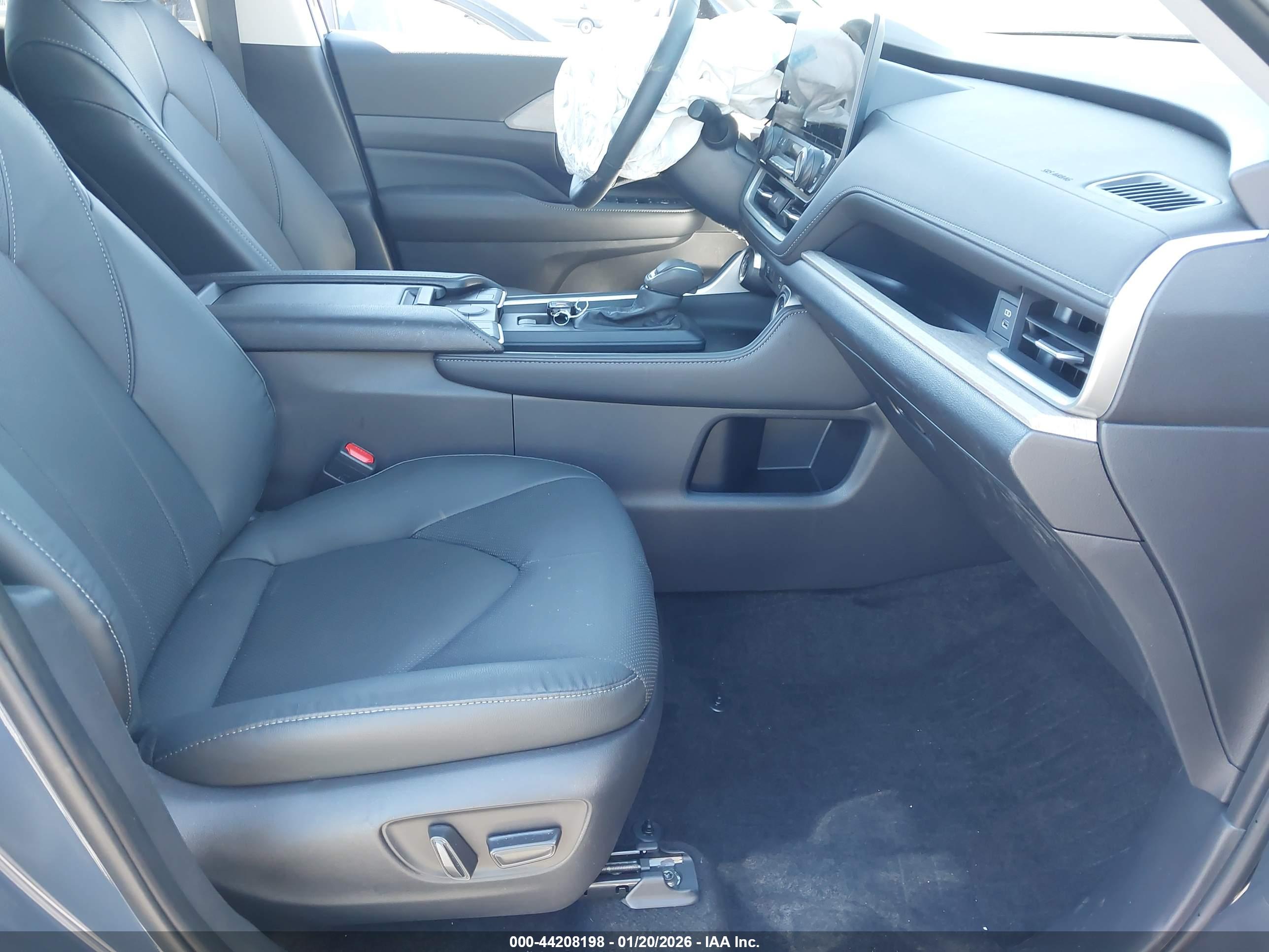 TOYOTA GRAND image 5