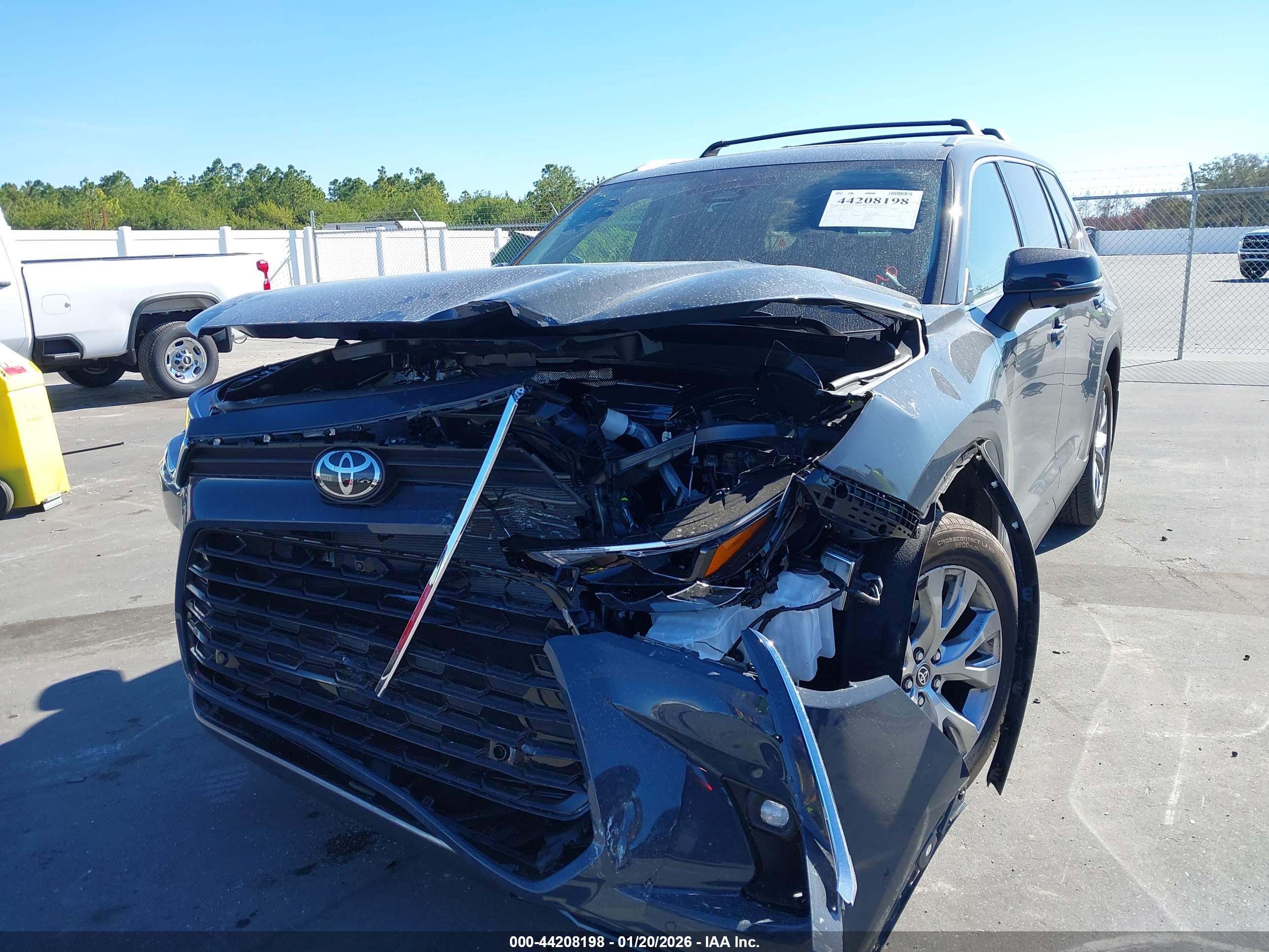 TOYOTA GRAND image 6