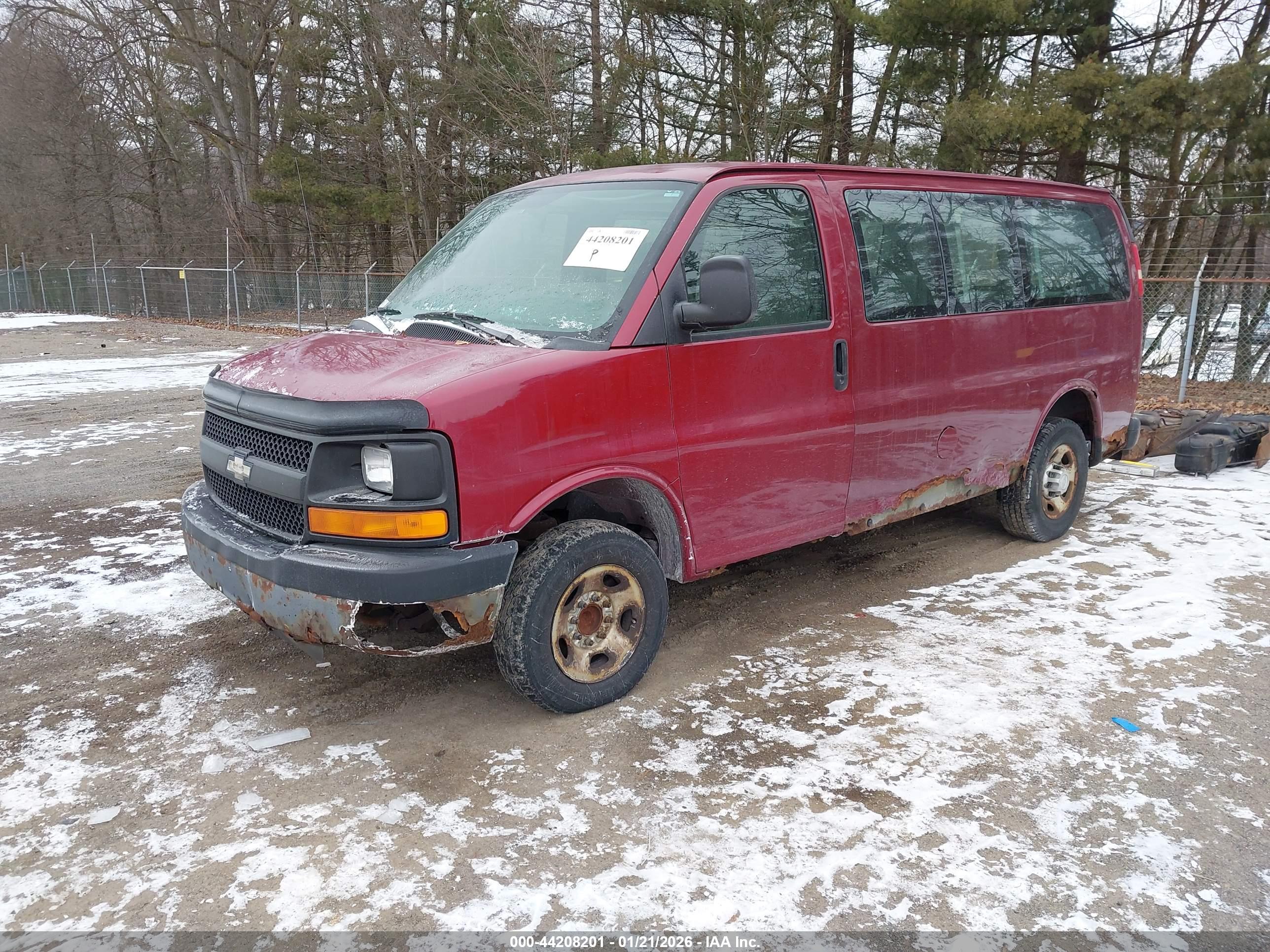 CHEVROLET EXPRESS image 2