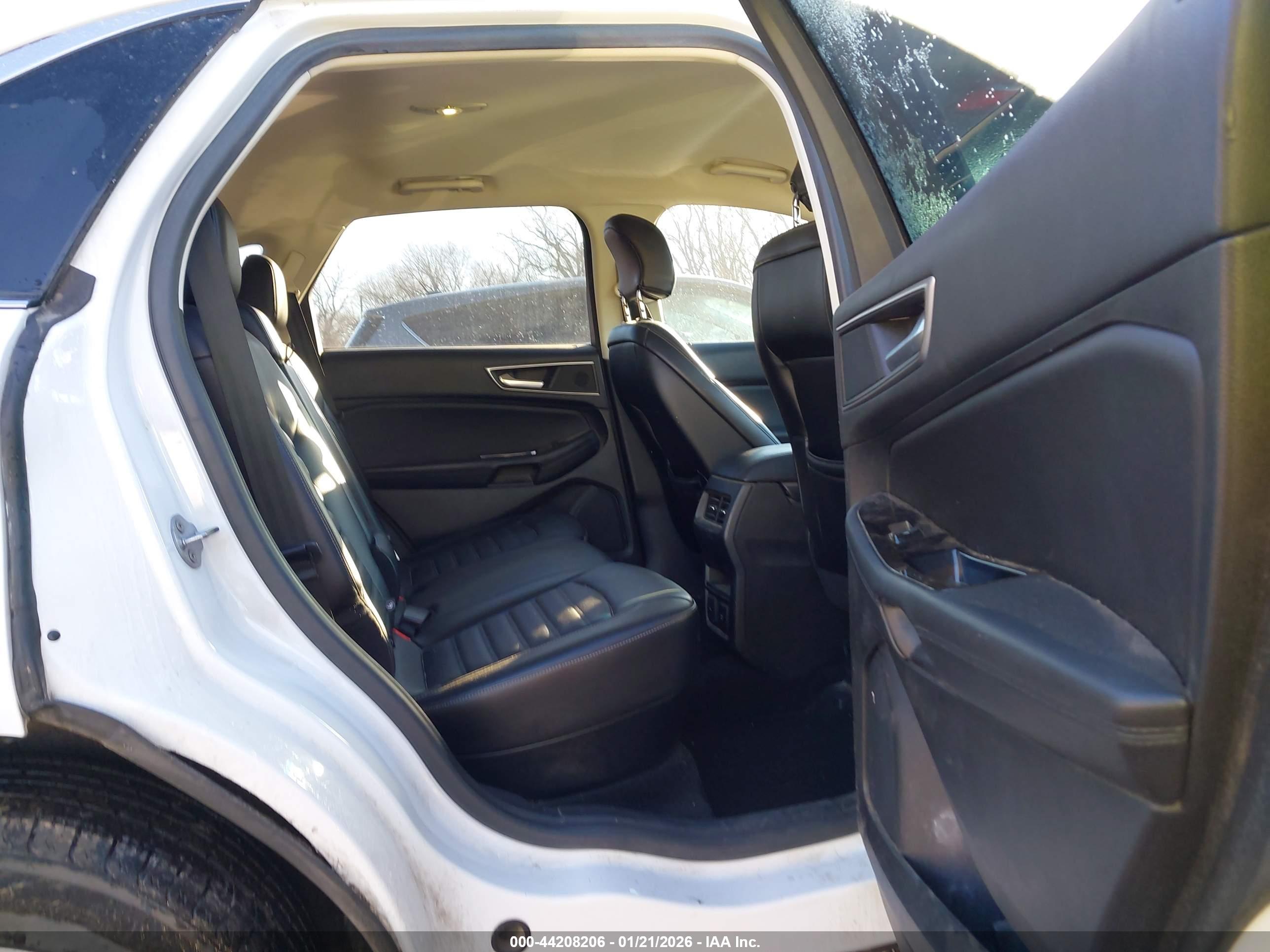FORD EDGE image 8