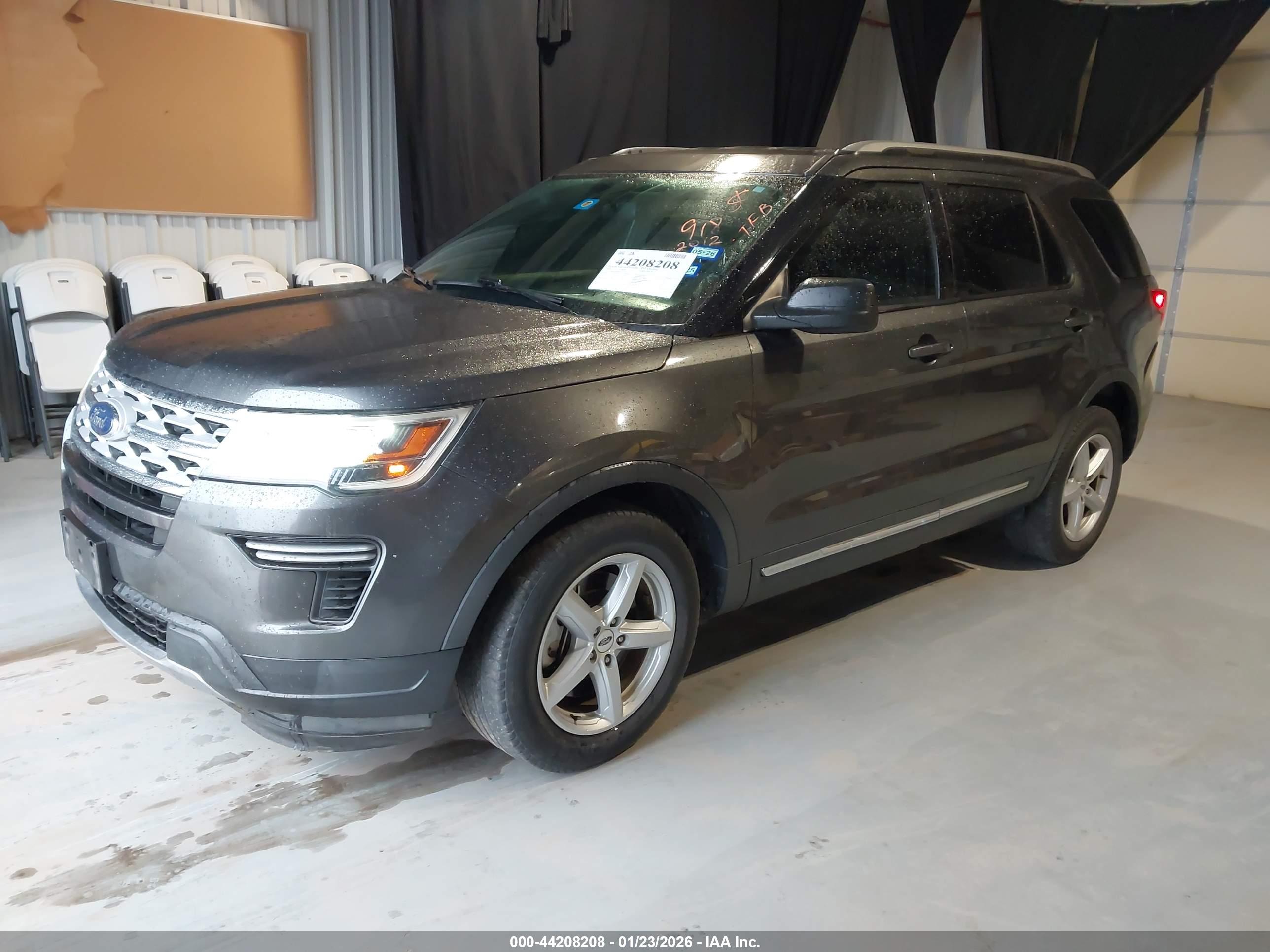 FORD EXPLORER image 2