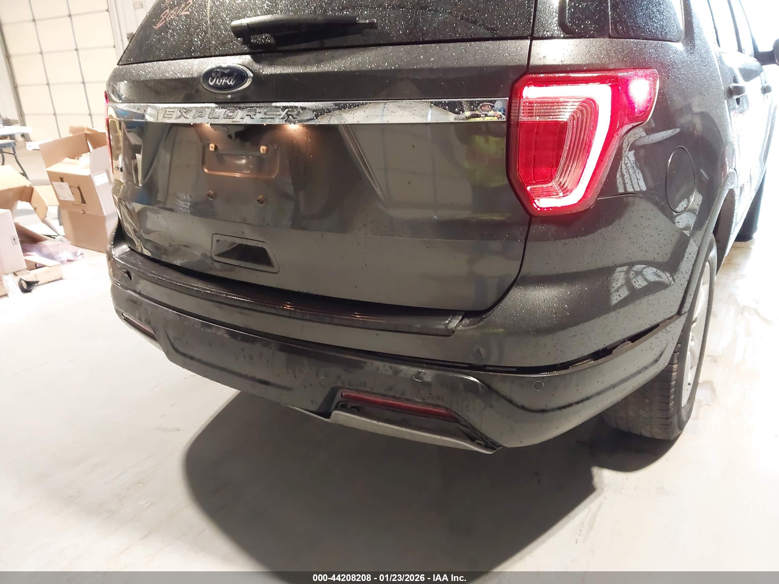 FORD EXPLORER image 6