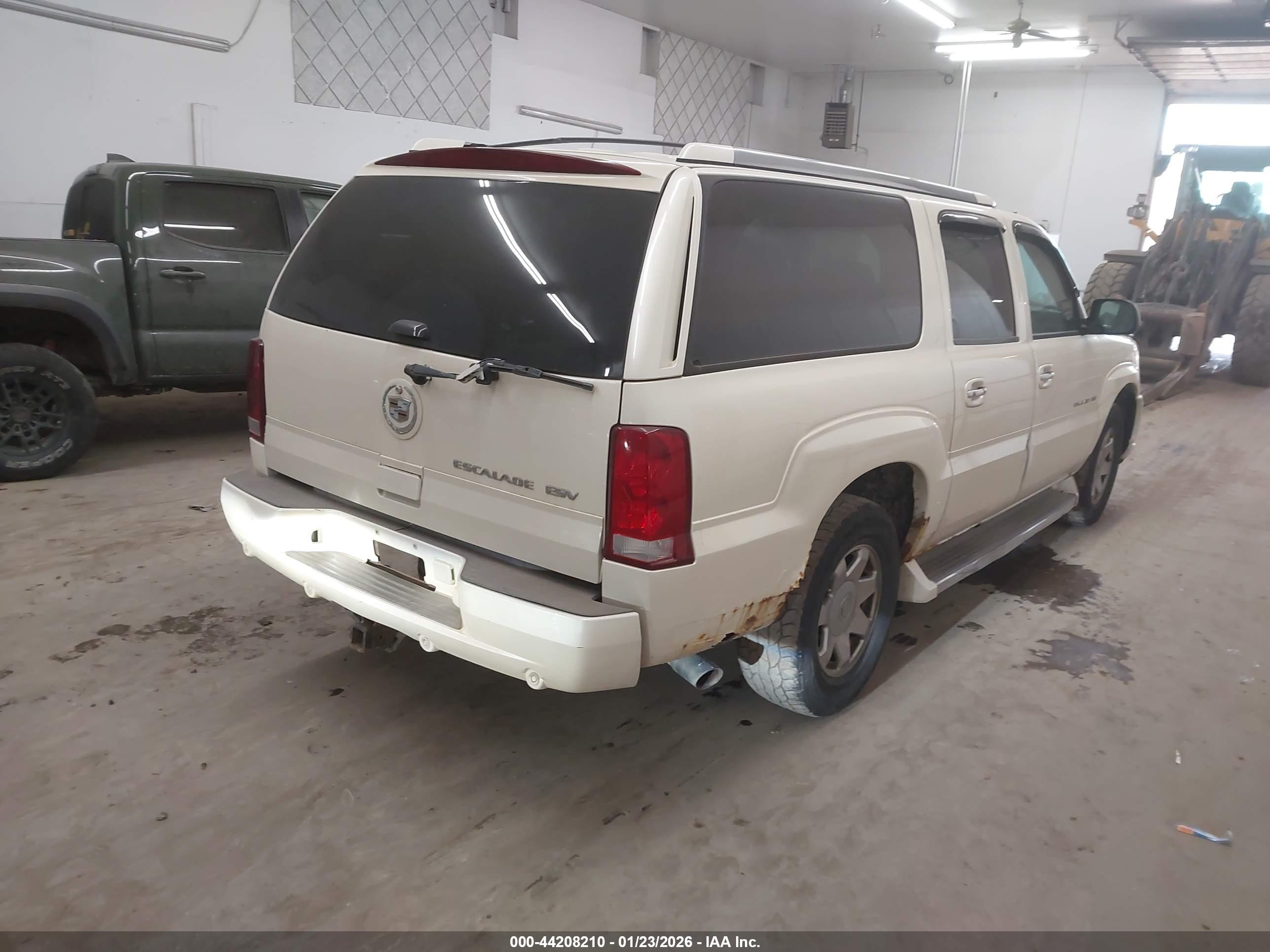 CADILLAC ESCALADE image 4
