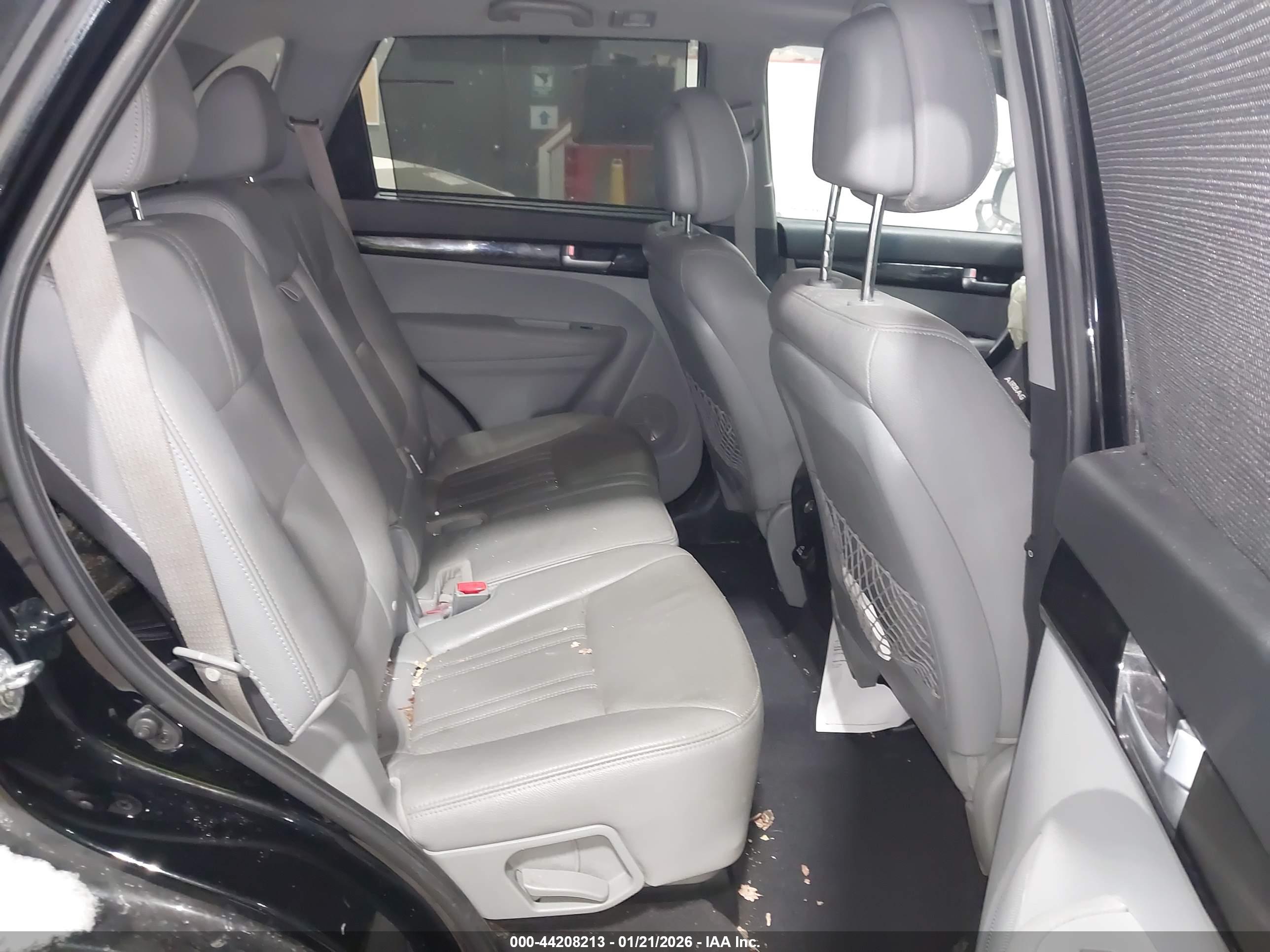 KIA SORENTO image 8