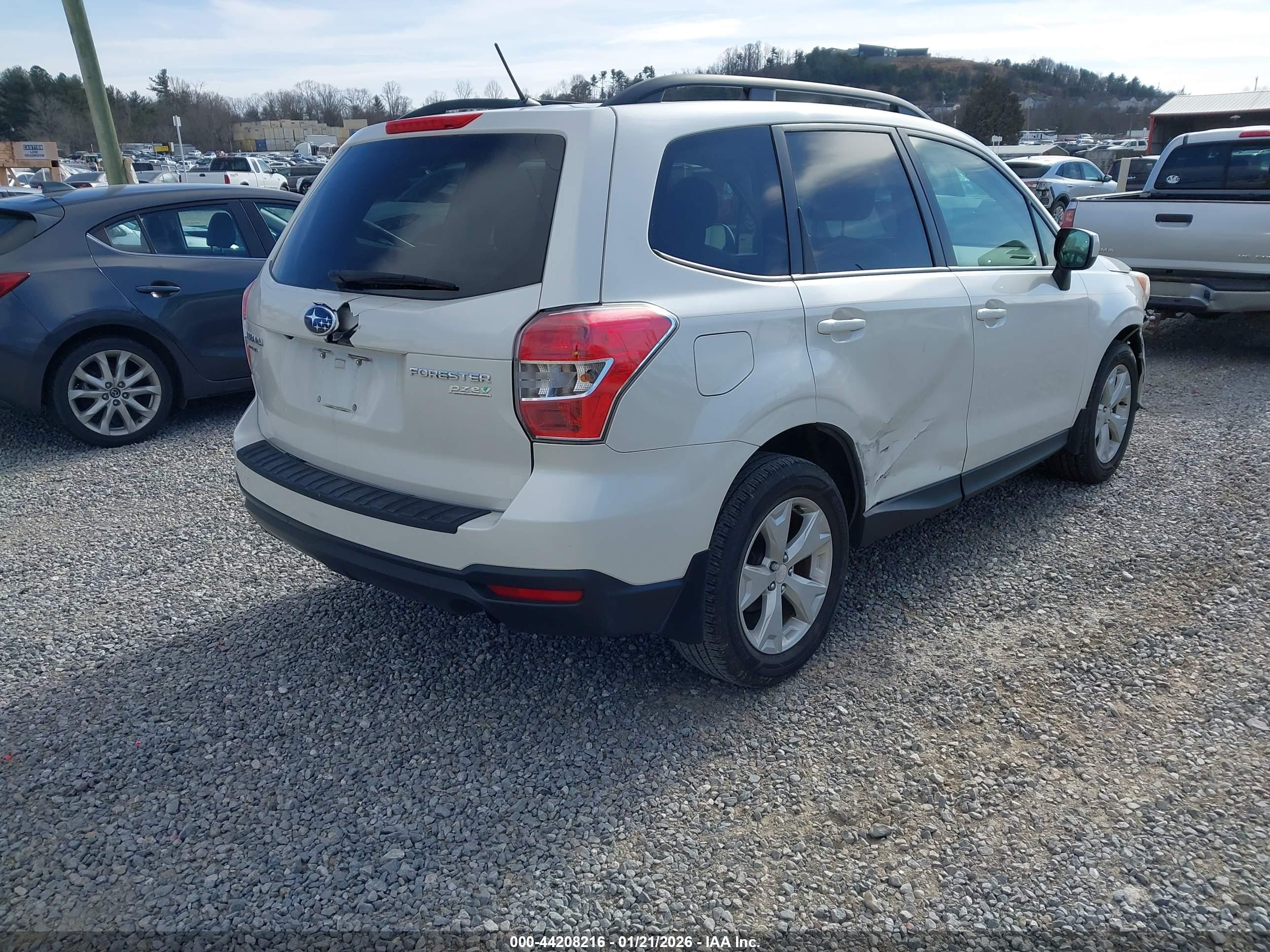 SUBARU FORESTER image 4