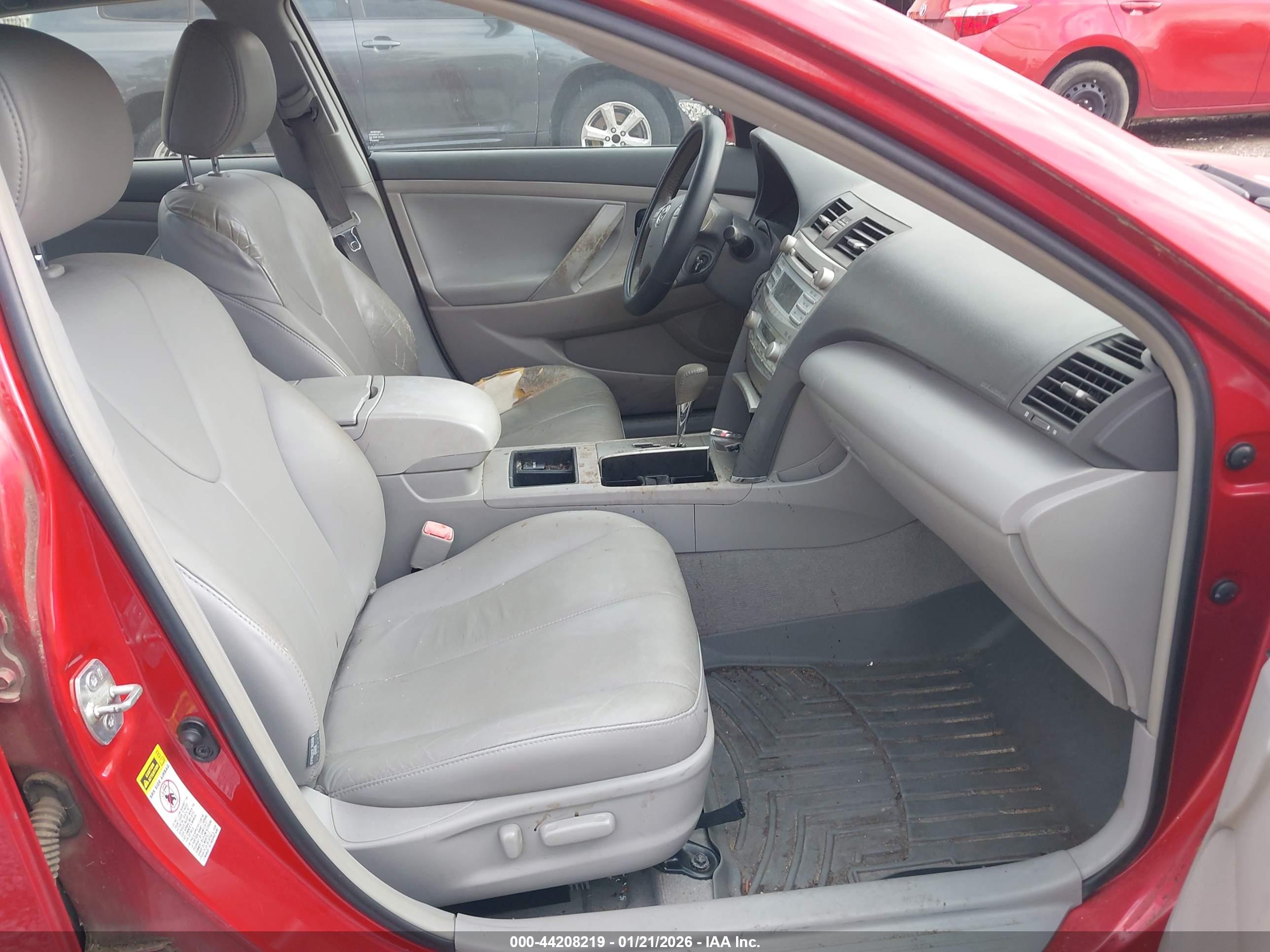 TOYOTA CAMRY image 5