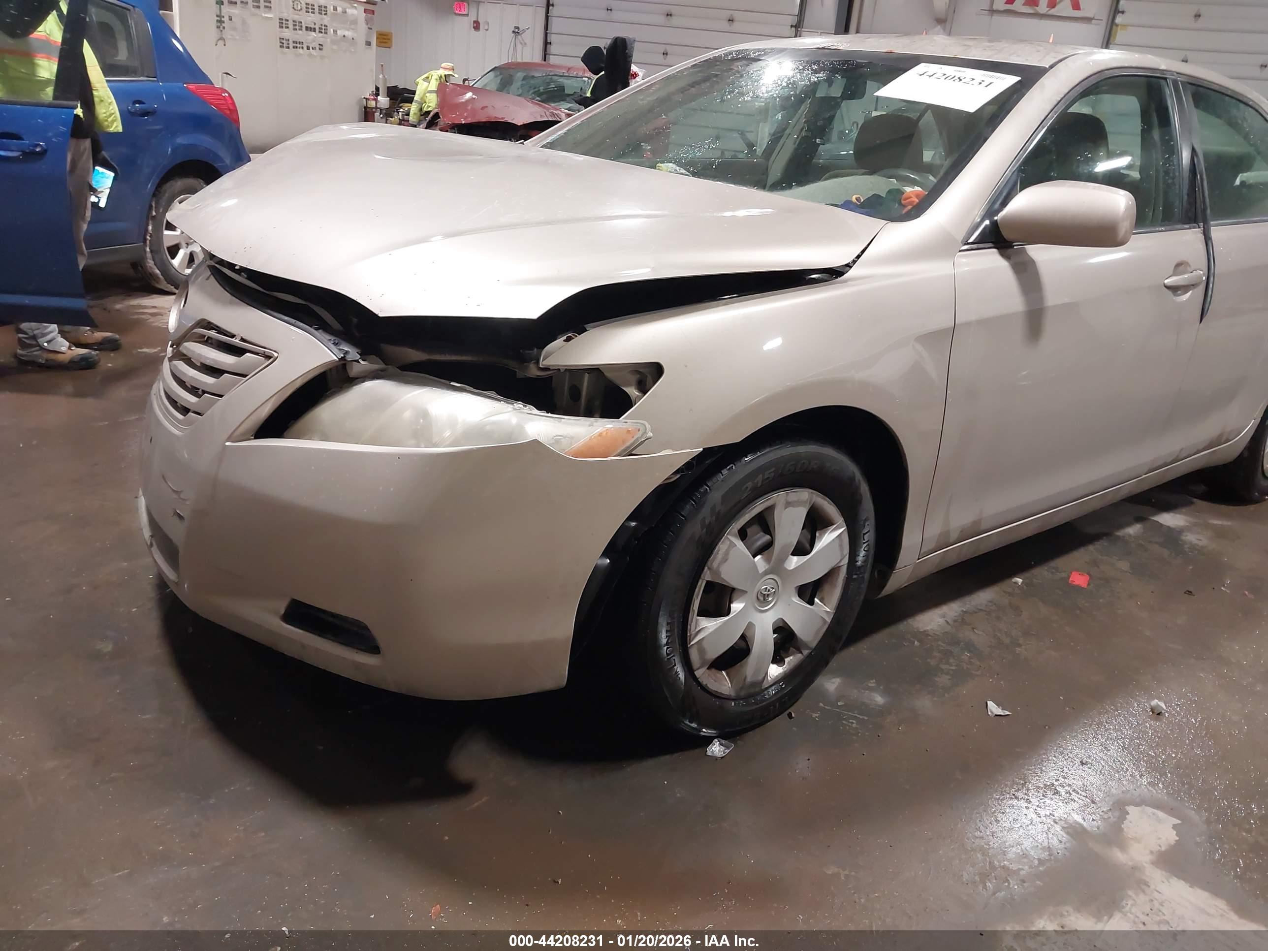TOYOTA CAMRY image 6
