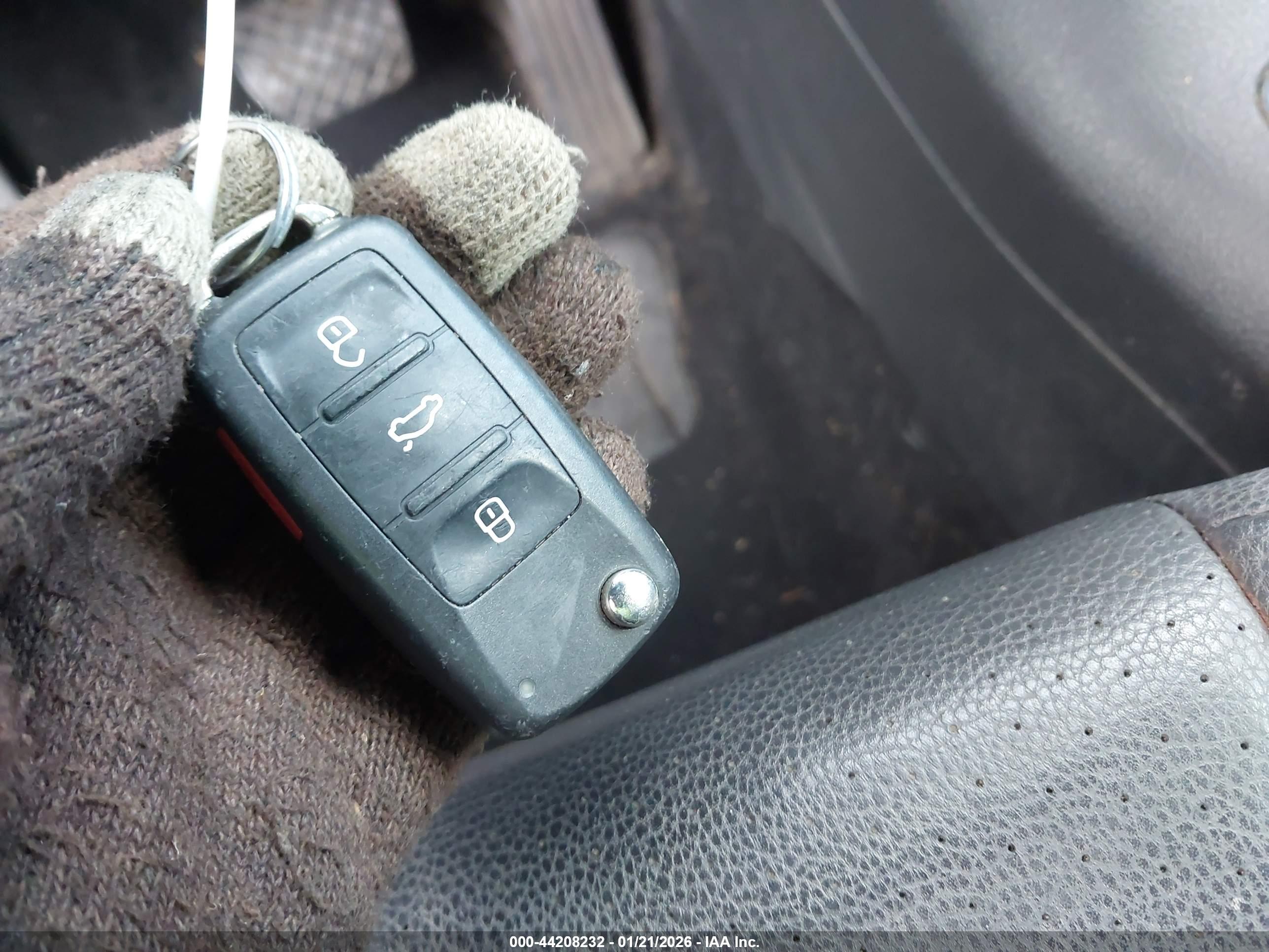 VOLKSWAGEN TIGUAN image 11