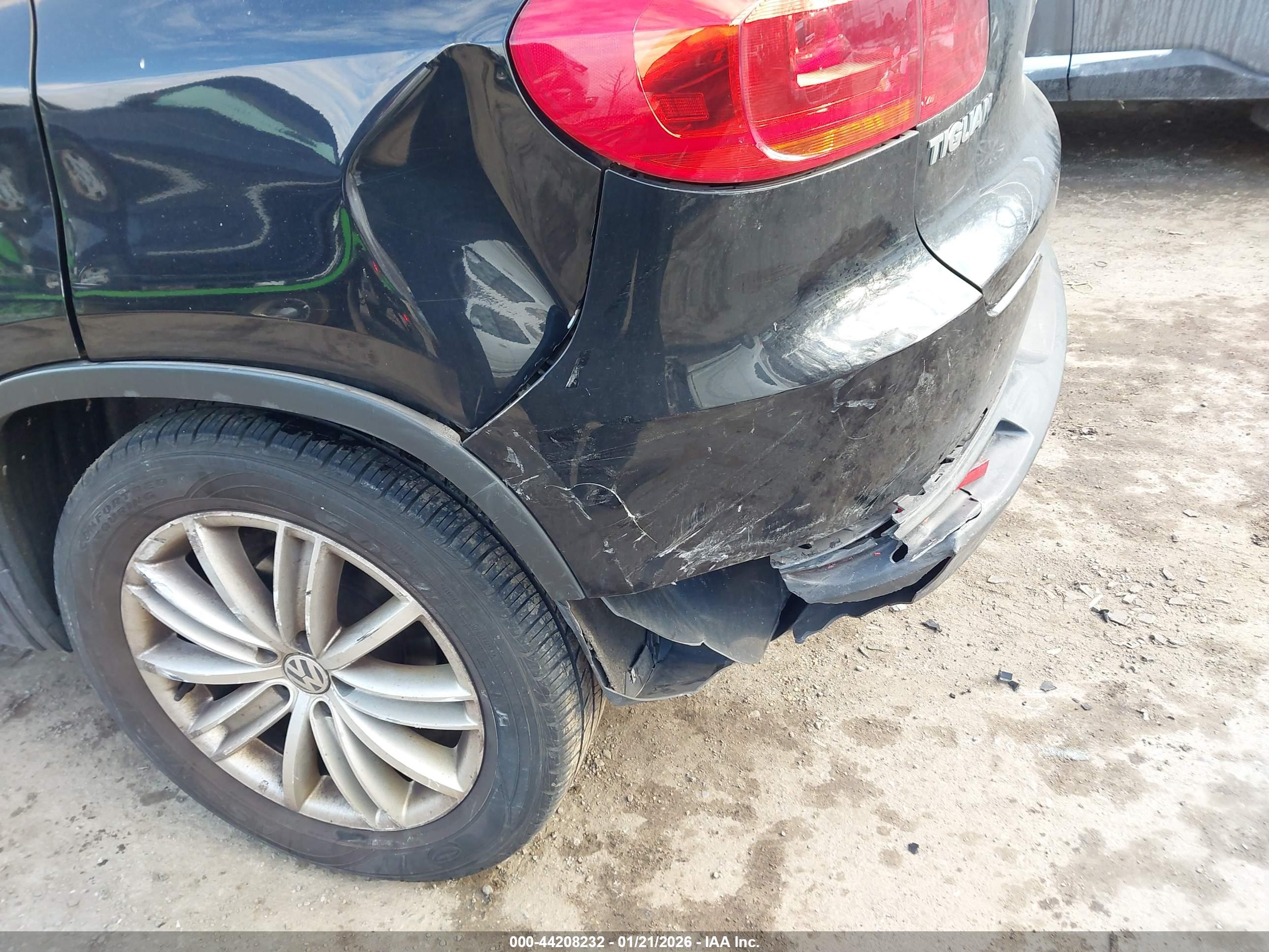 VOLKSWAGEN TIGUAN image 6