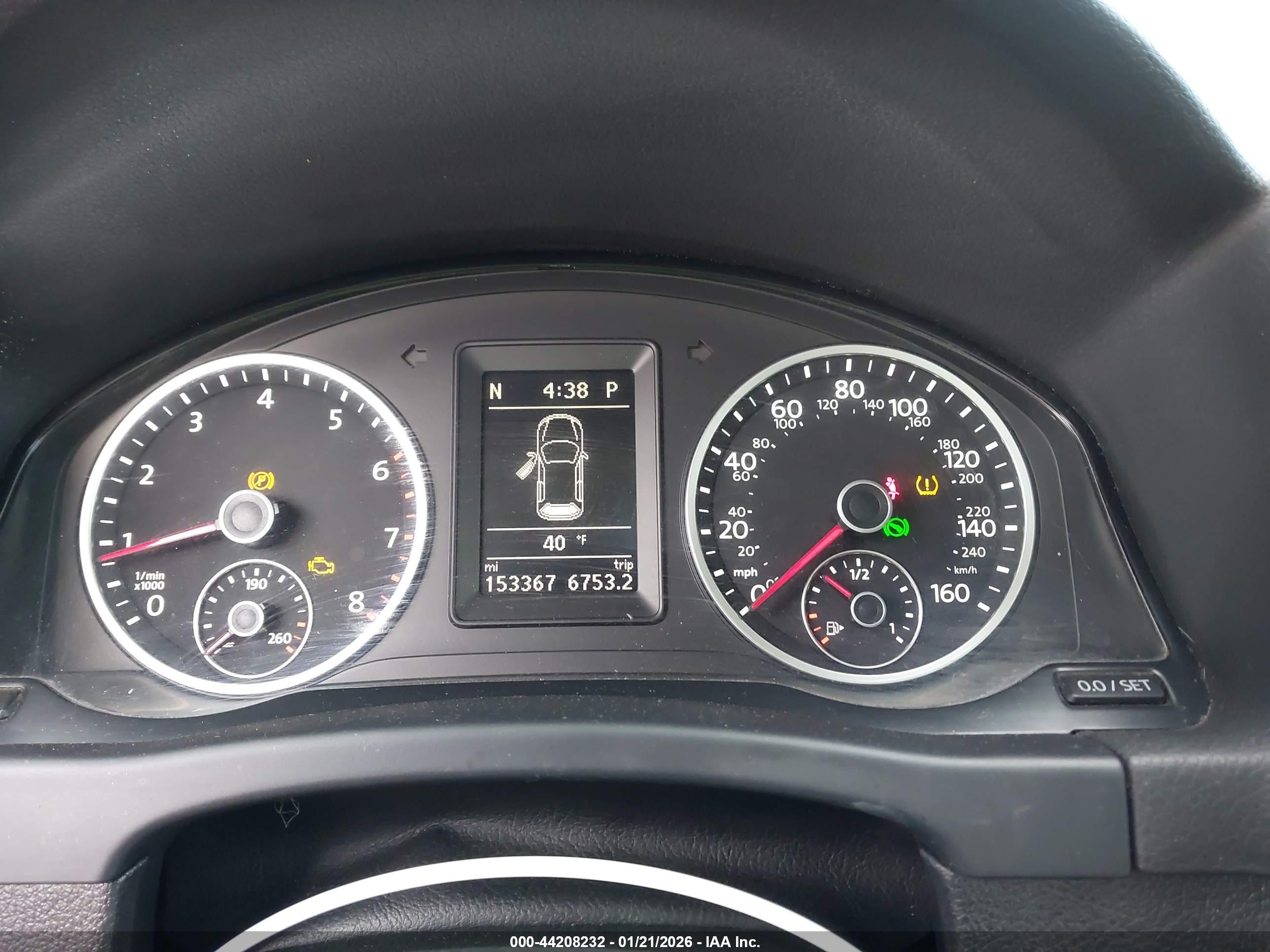 VOLKSWAGEN TIGUAN image 7