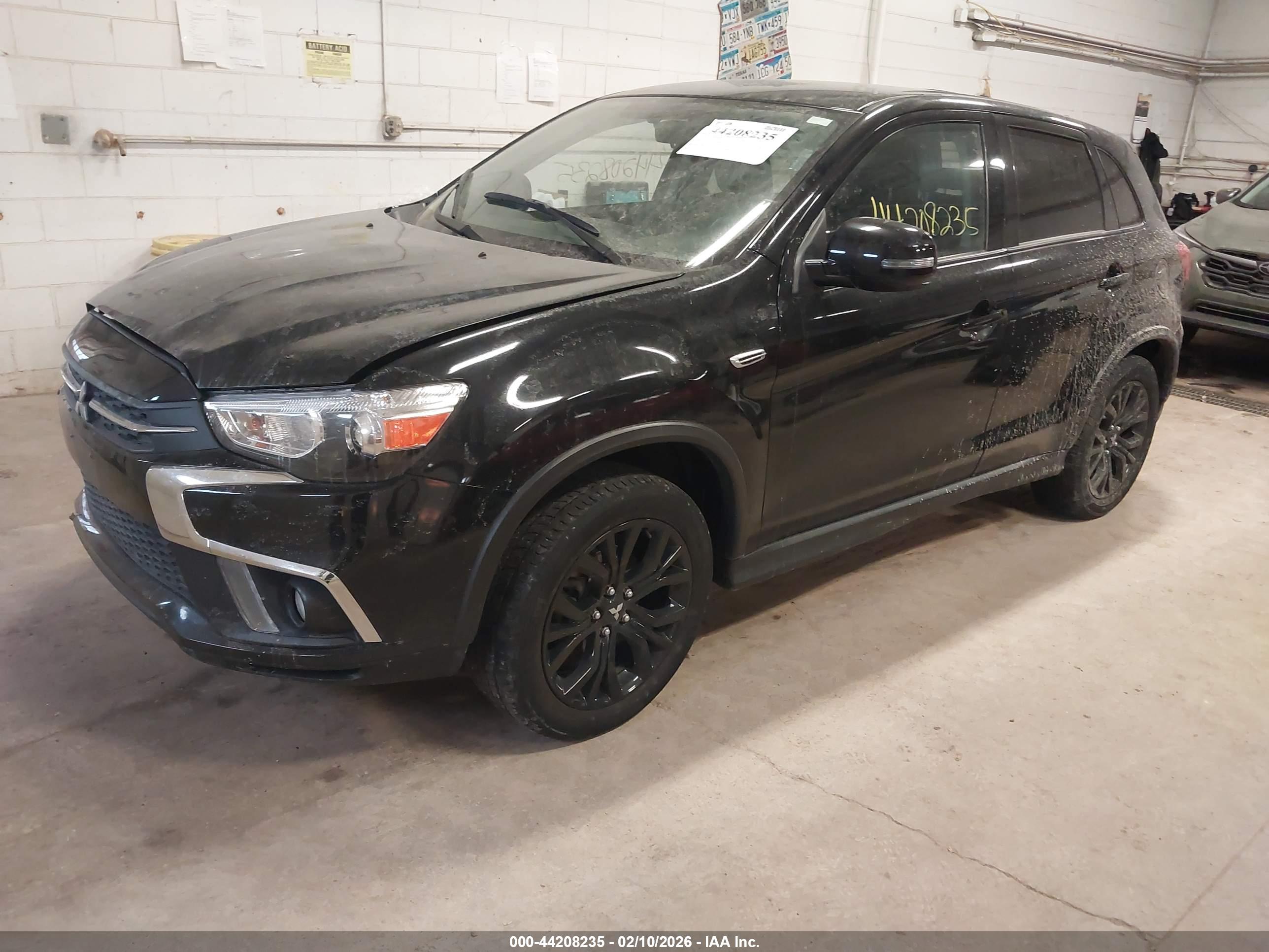 MITSUBISHI OUTLANDER image 2