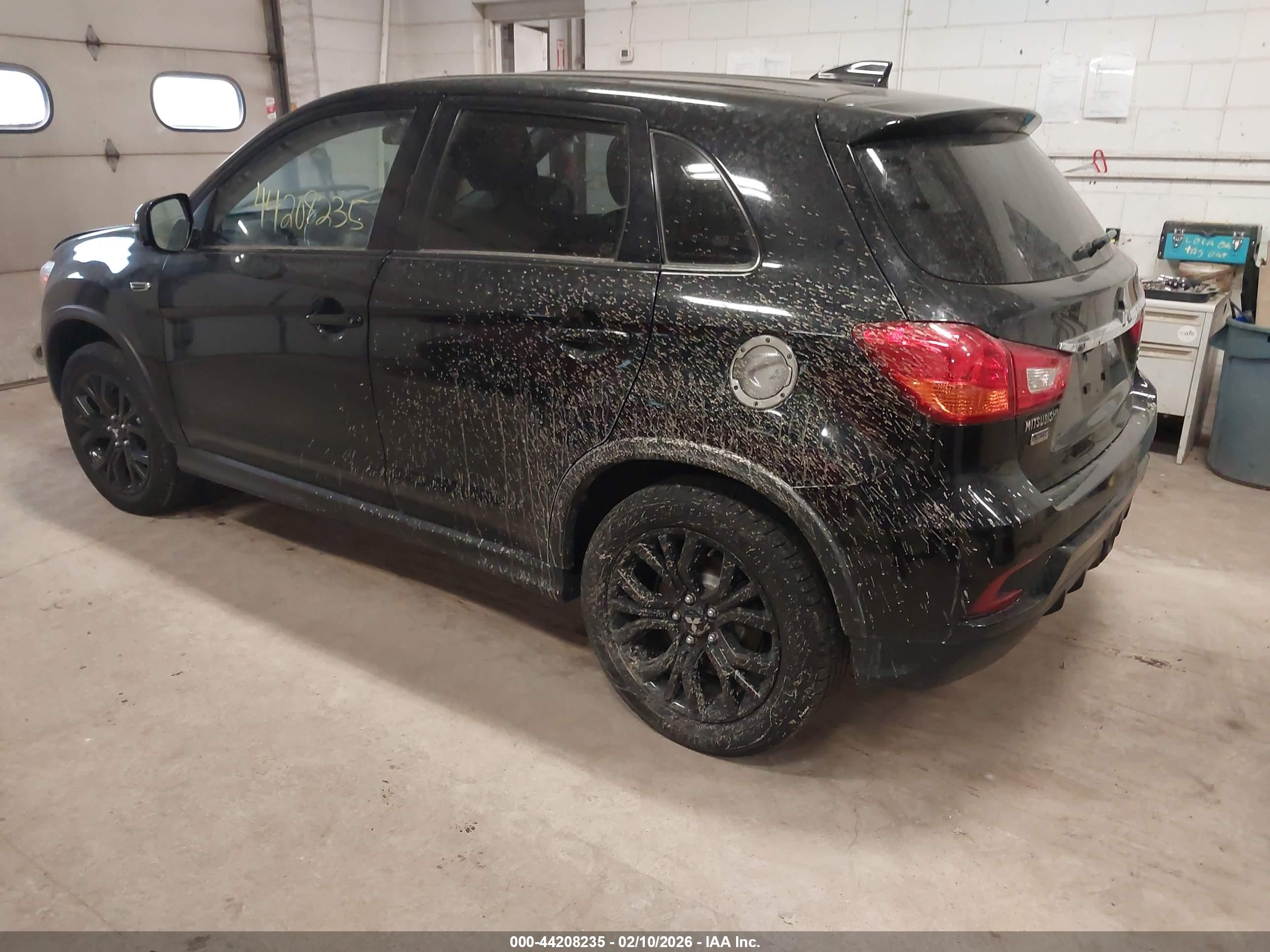 MITSUBISHI OUTLANDER image 3