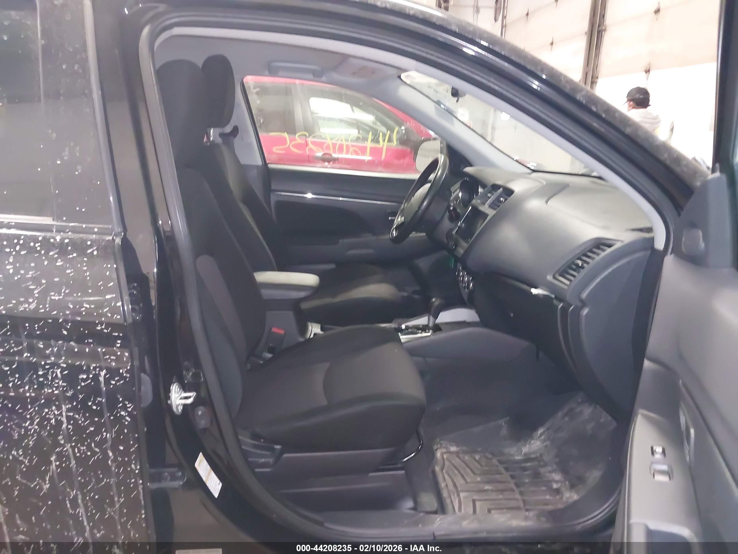 MITSUBISHI OUTLANDER image 5