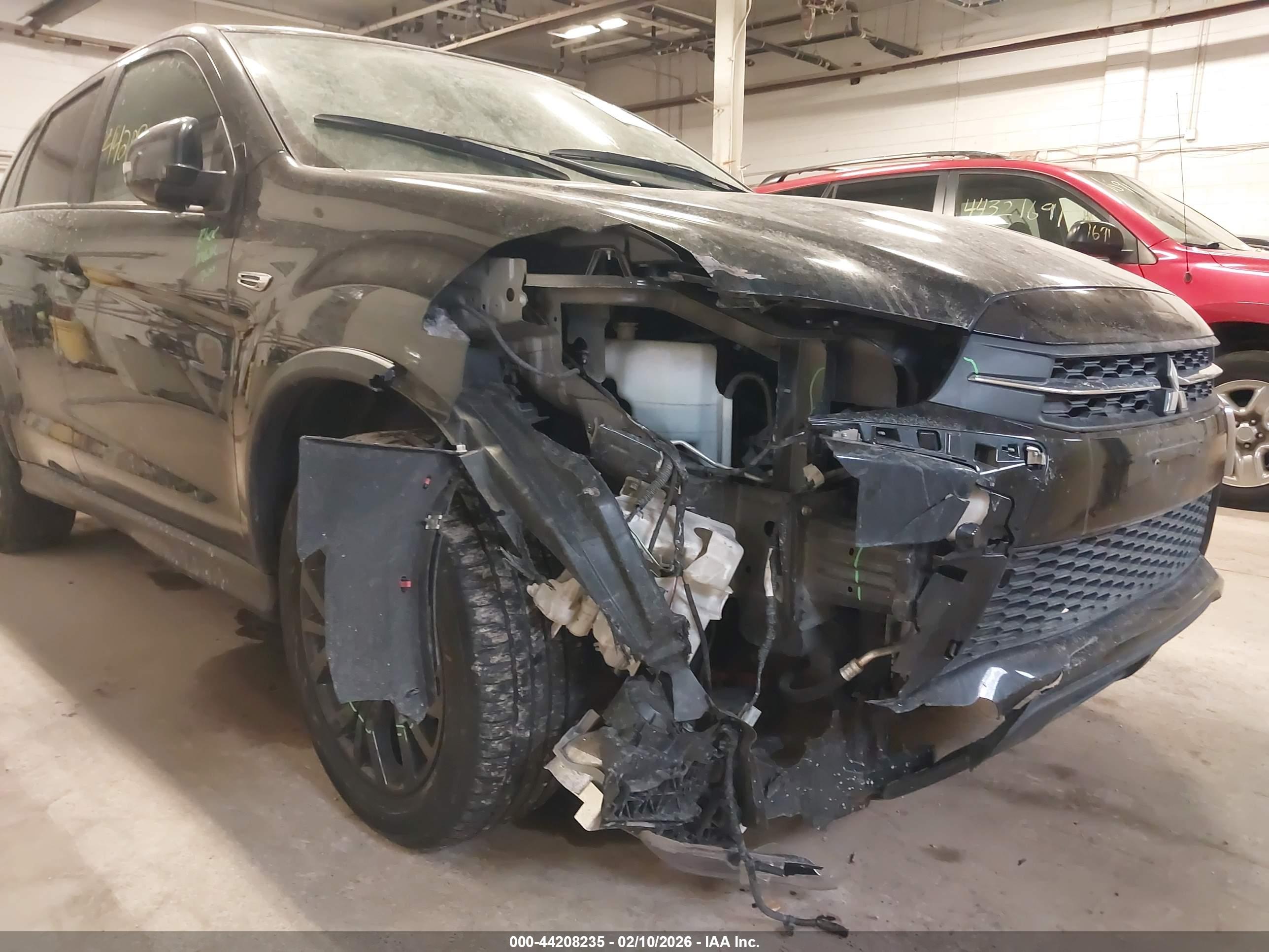 MITSUBISHI OUTLANDER image 6