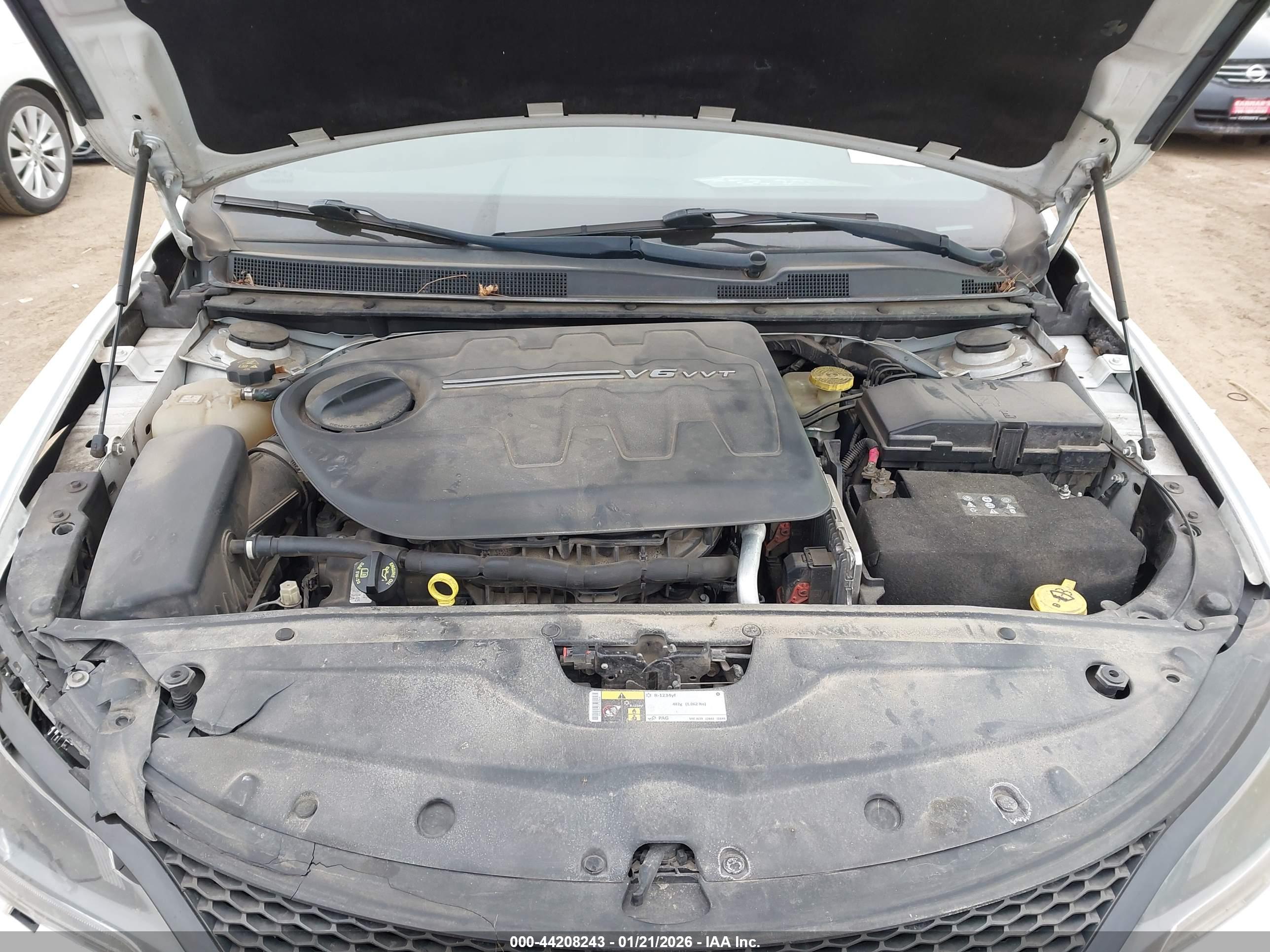 CHRYSLER 200 image 10