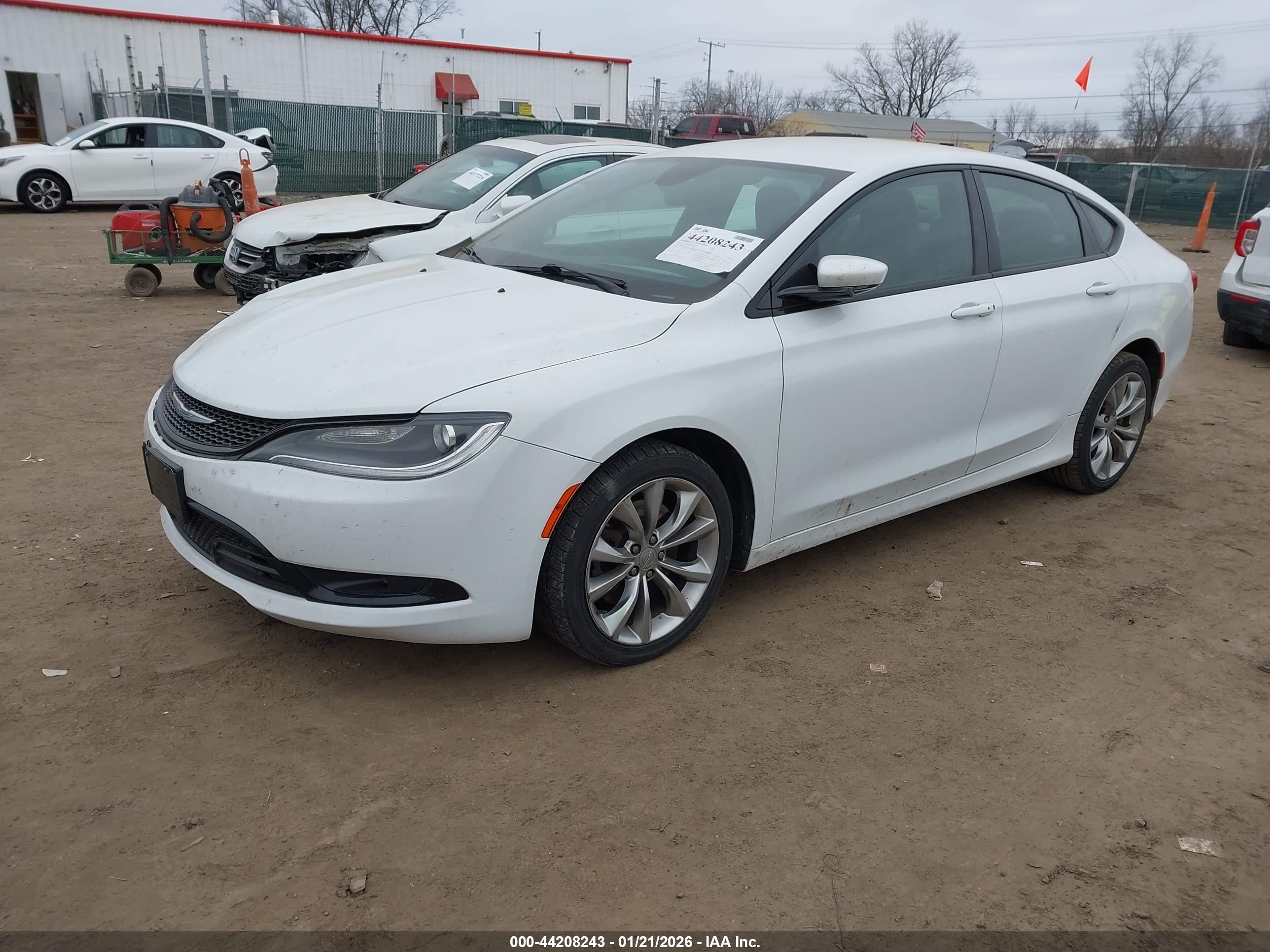 CHRYSLER 200 image 2