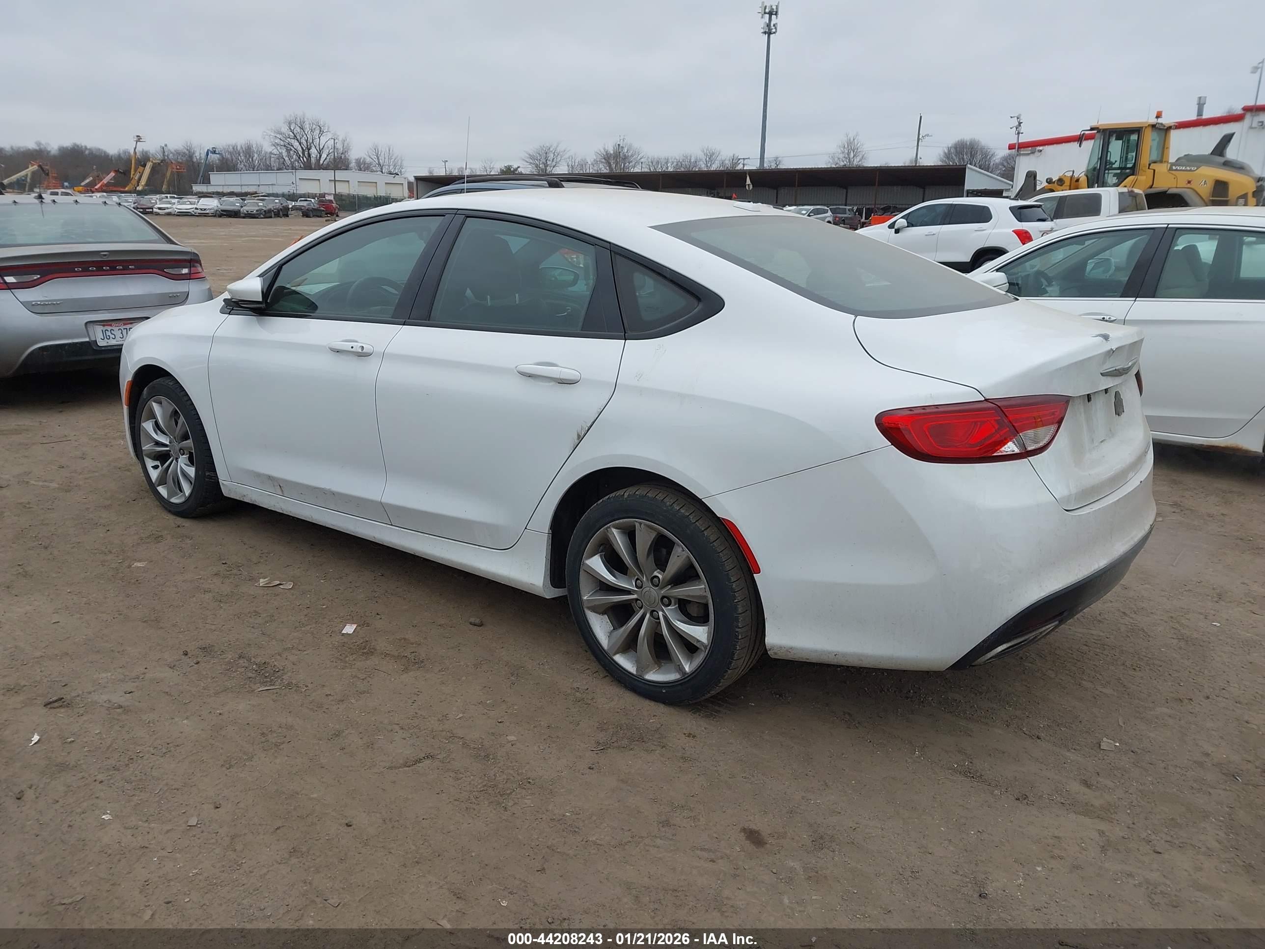 CHRYSLER 200 image 3