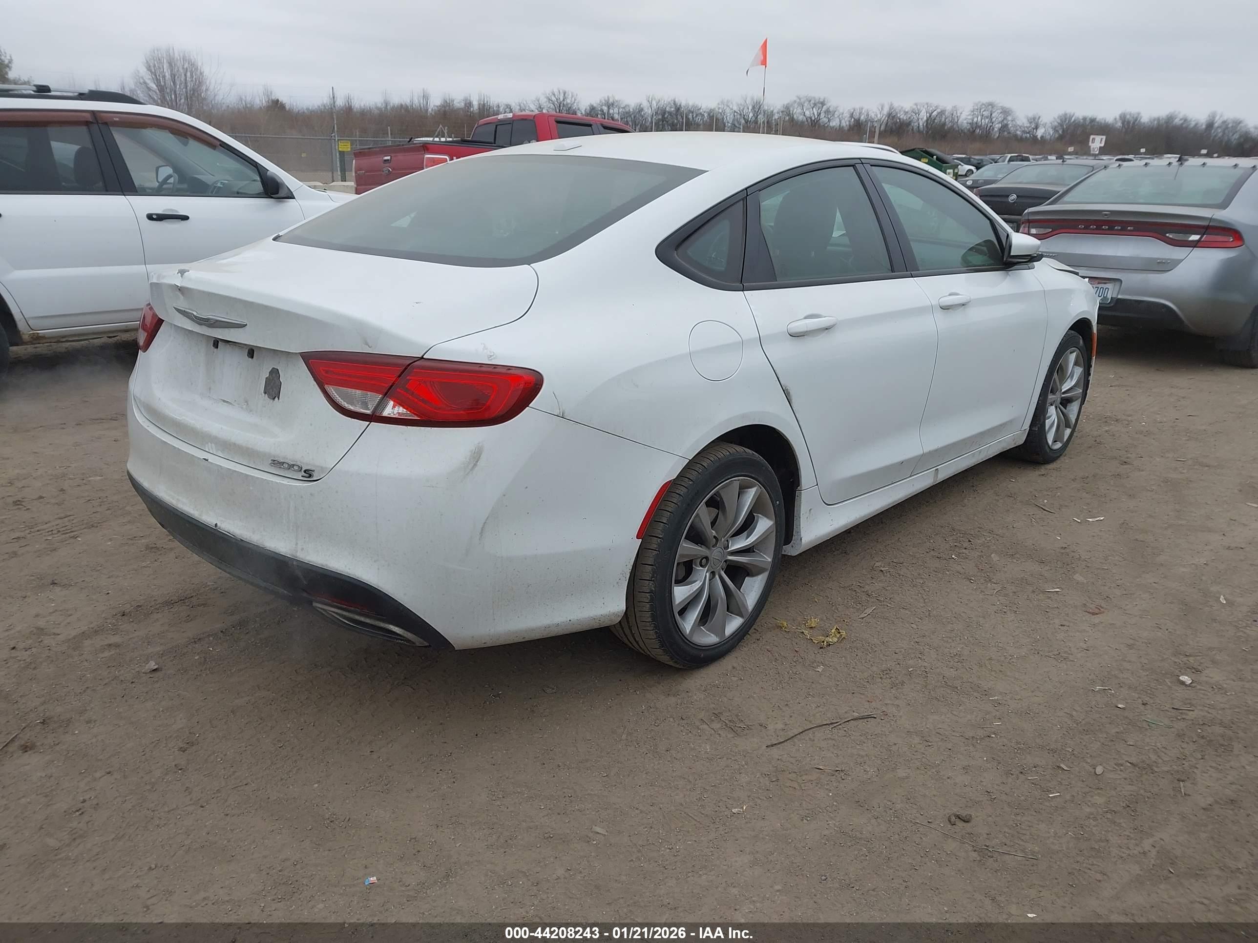 CHRYSLER 200 image 4