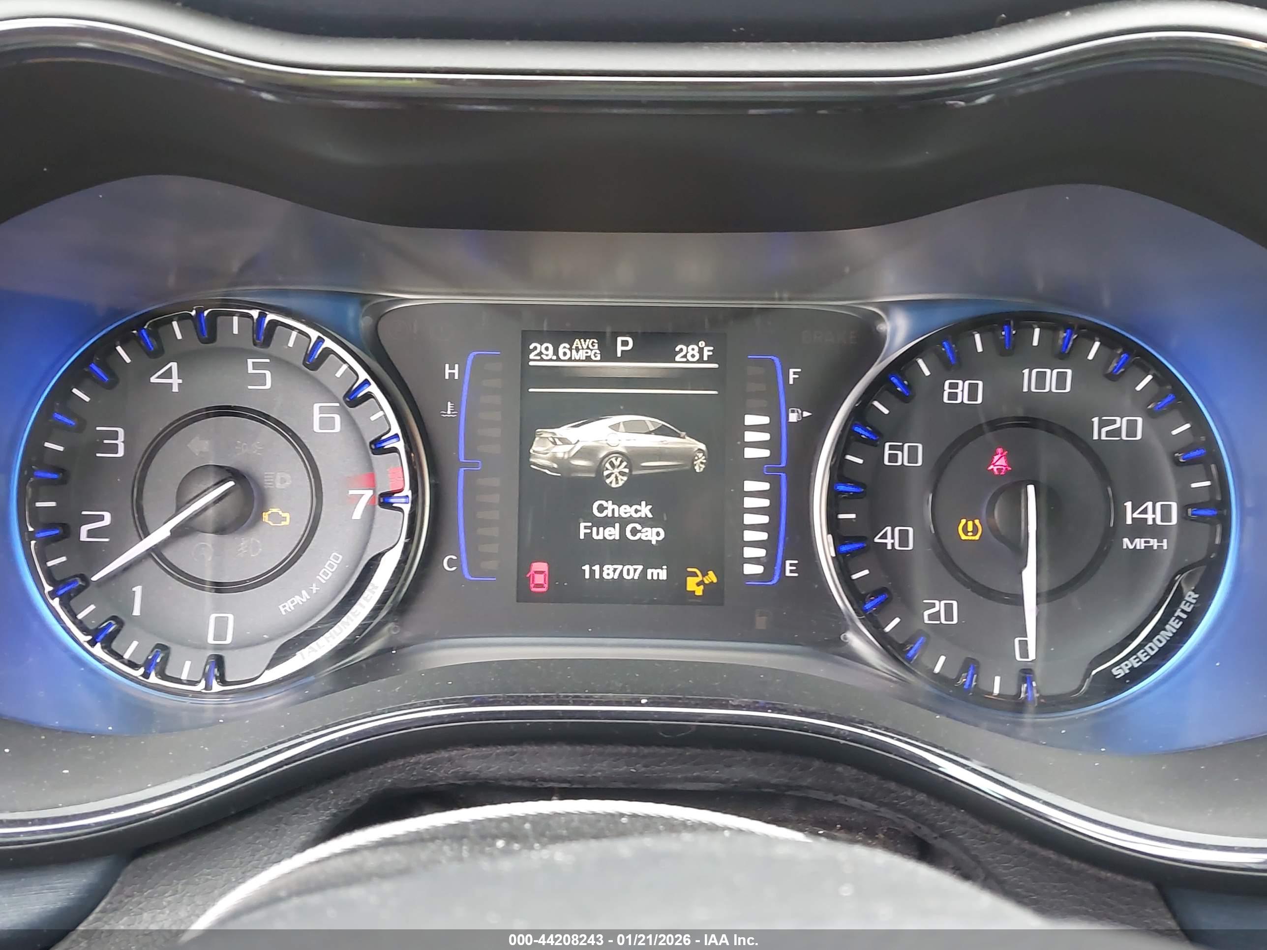 CHRYSLER 200 image 7