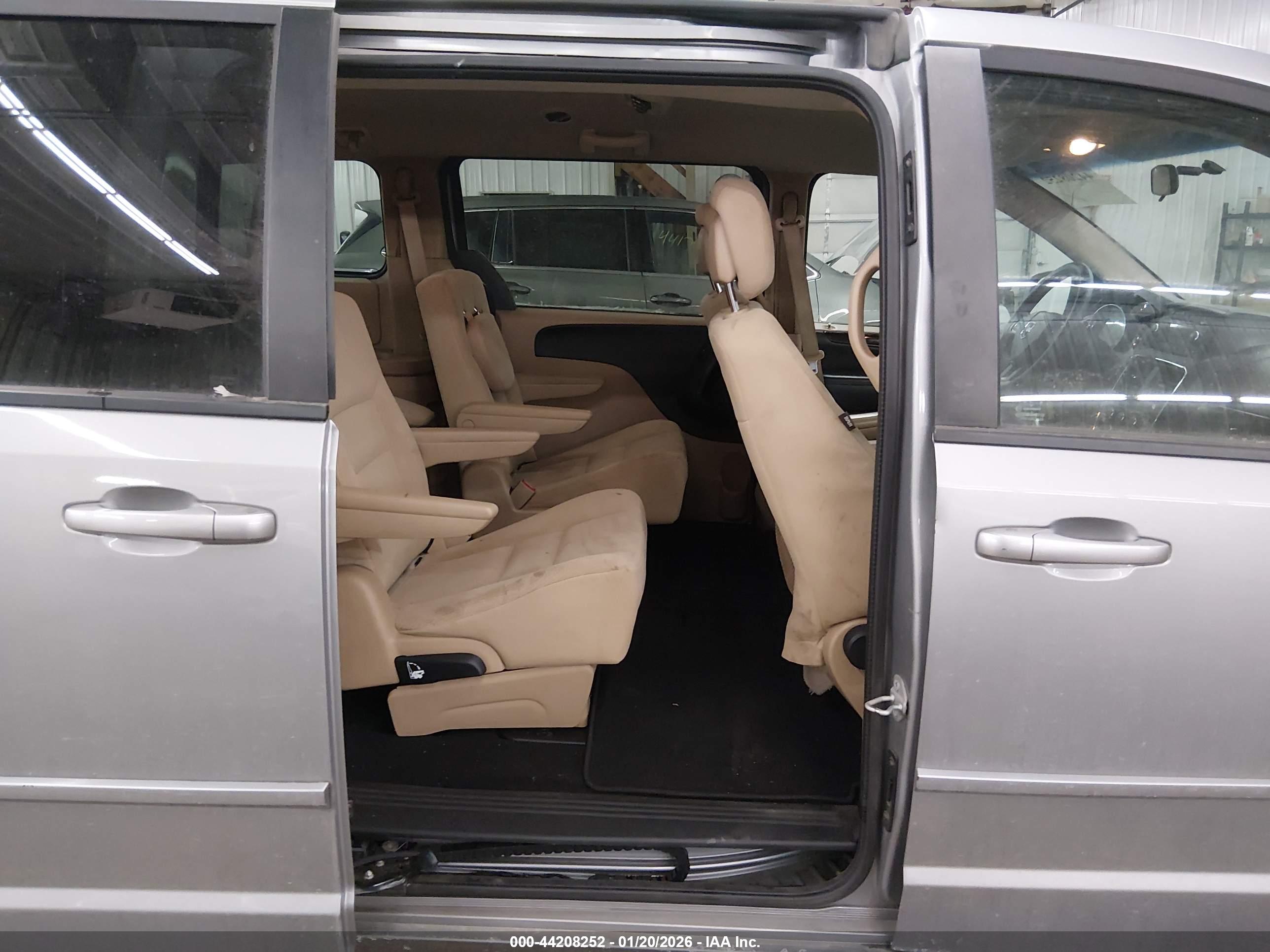 DODGE GRAND image 8