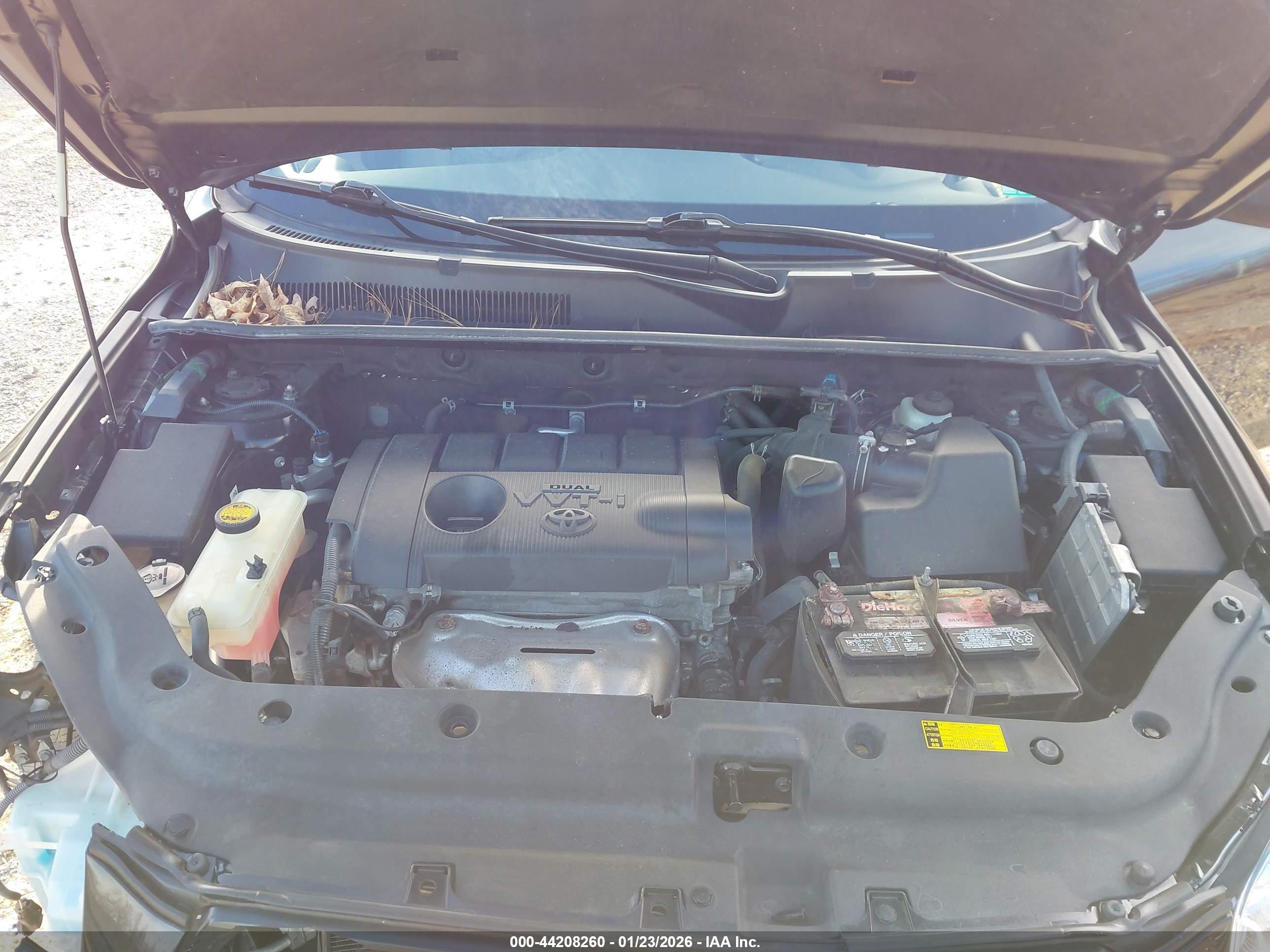 TOYOTA RAV4 image 10