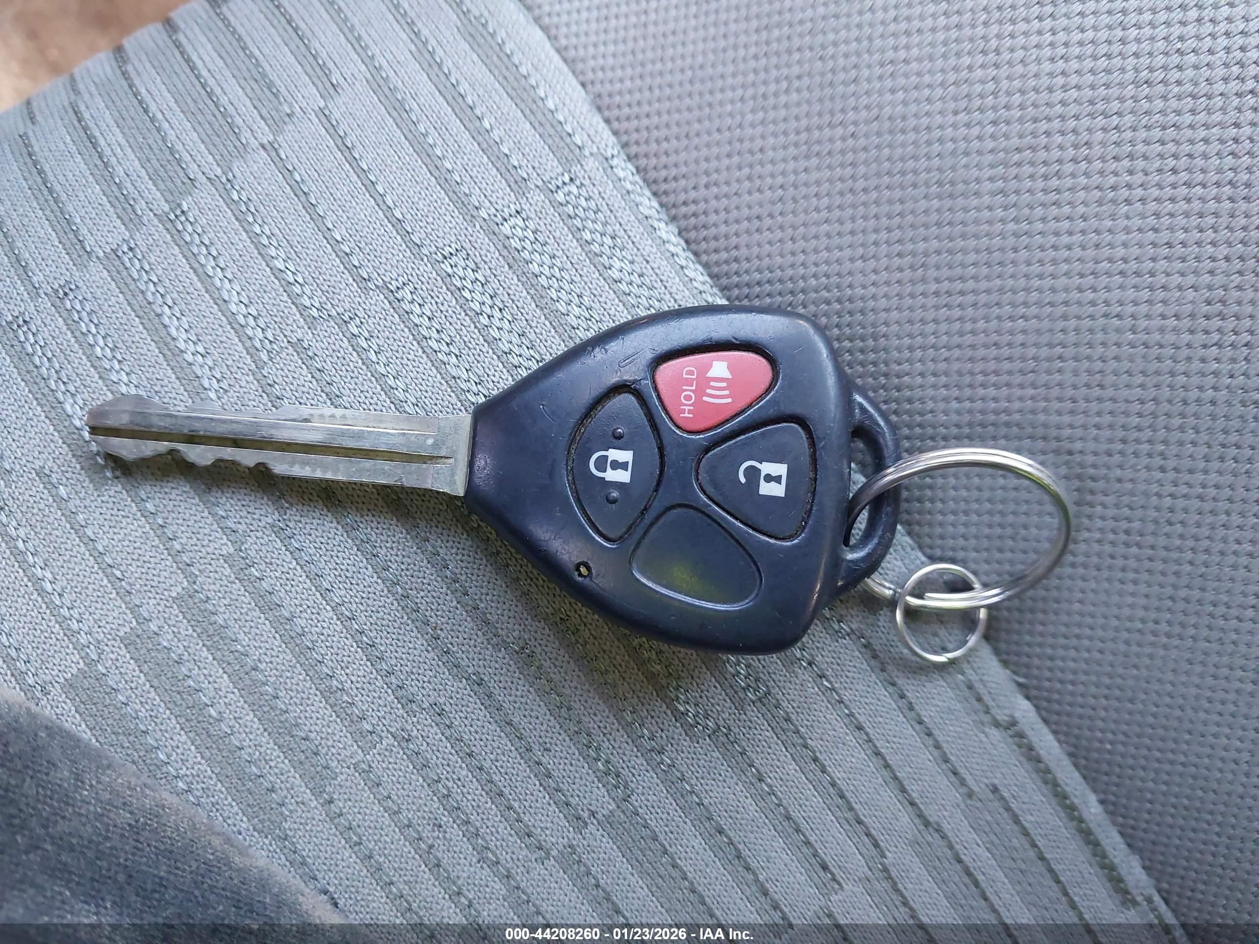 TOYOTA RAV4 image 11