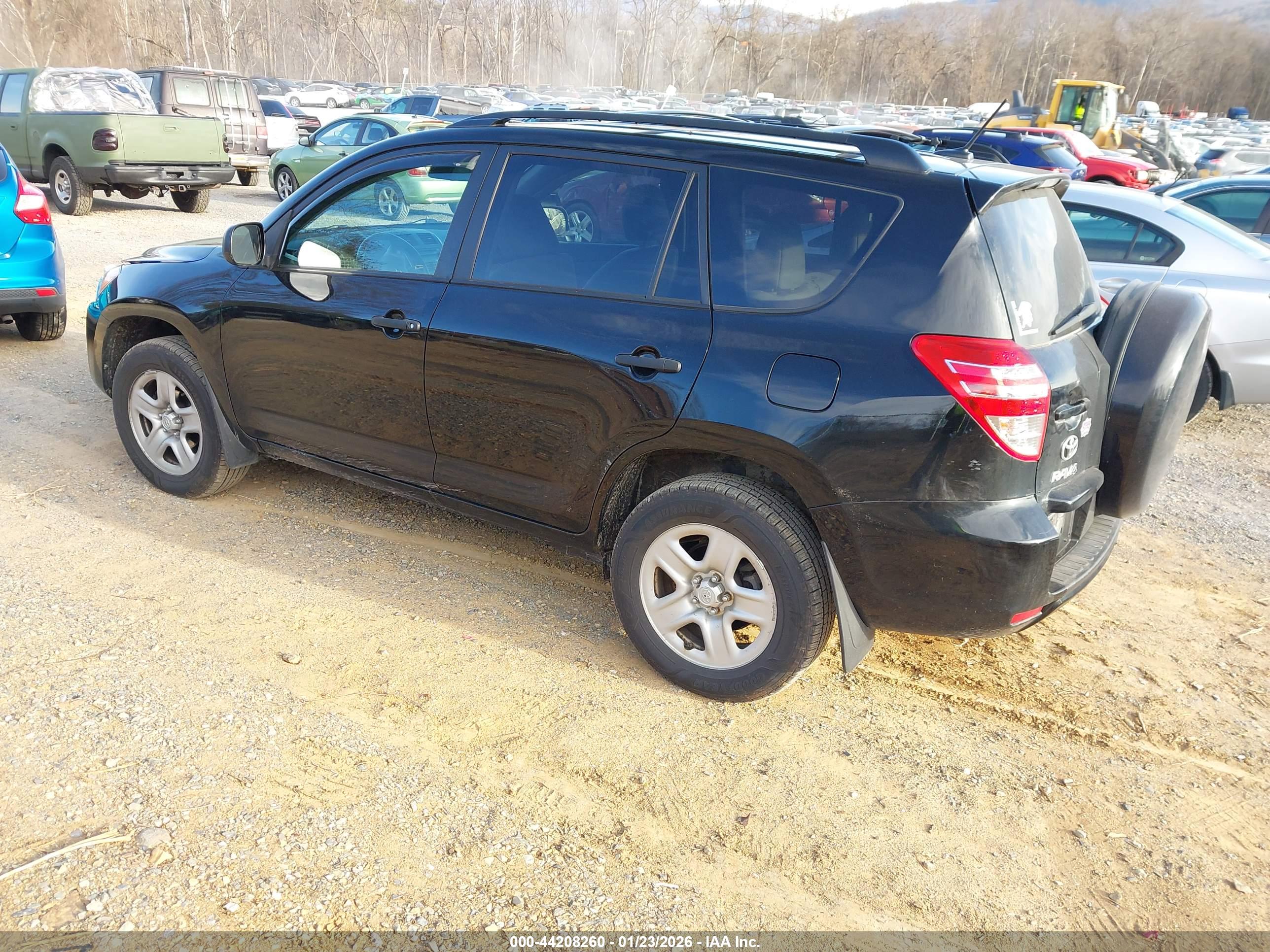 TOYOTA RAV4 image 3