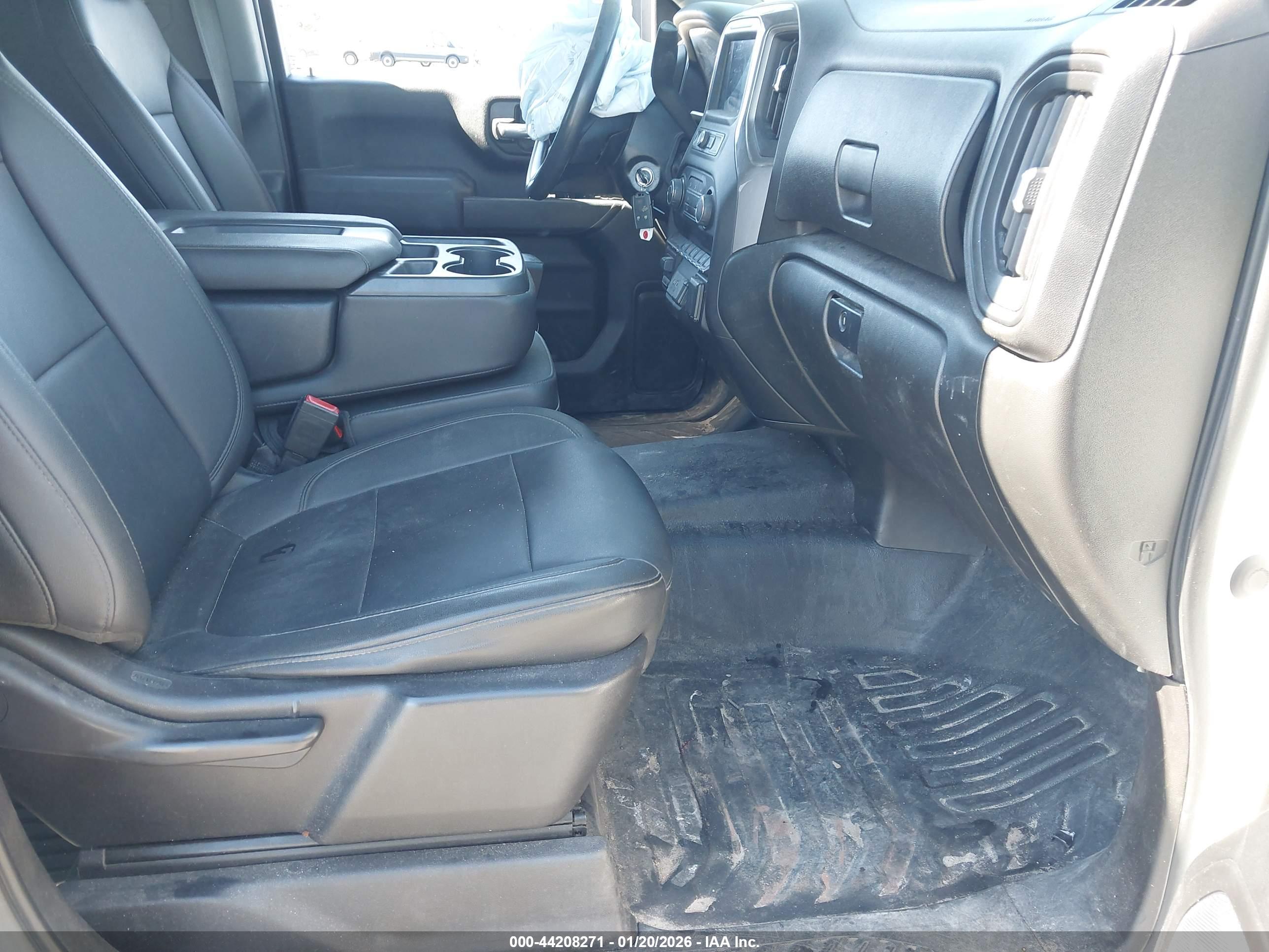 CHEVROLET SILVERADO image 5