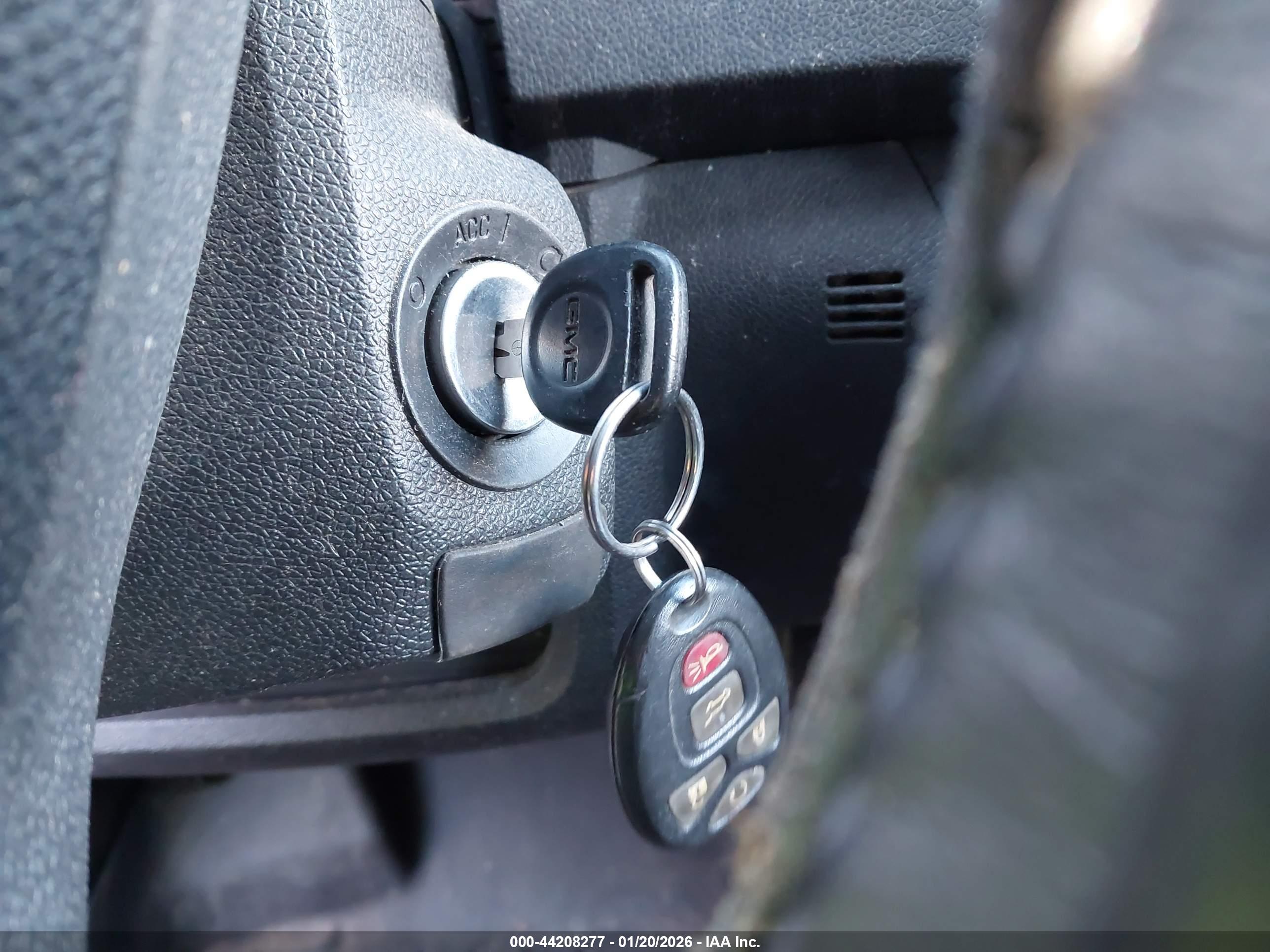 GMC ACADIA image 11