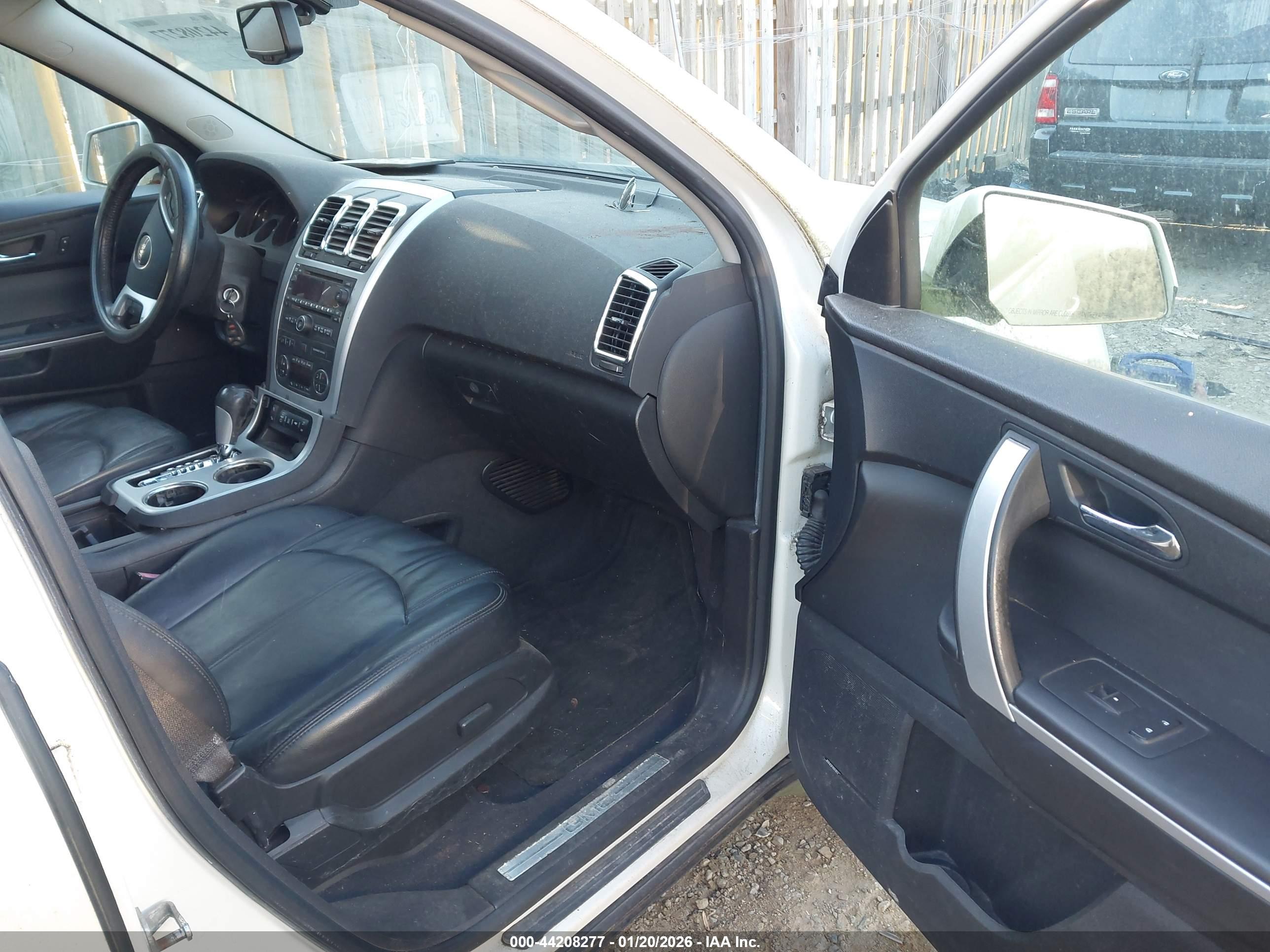 GMC ACADIA image 5