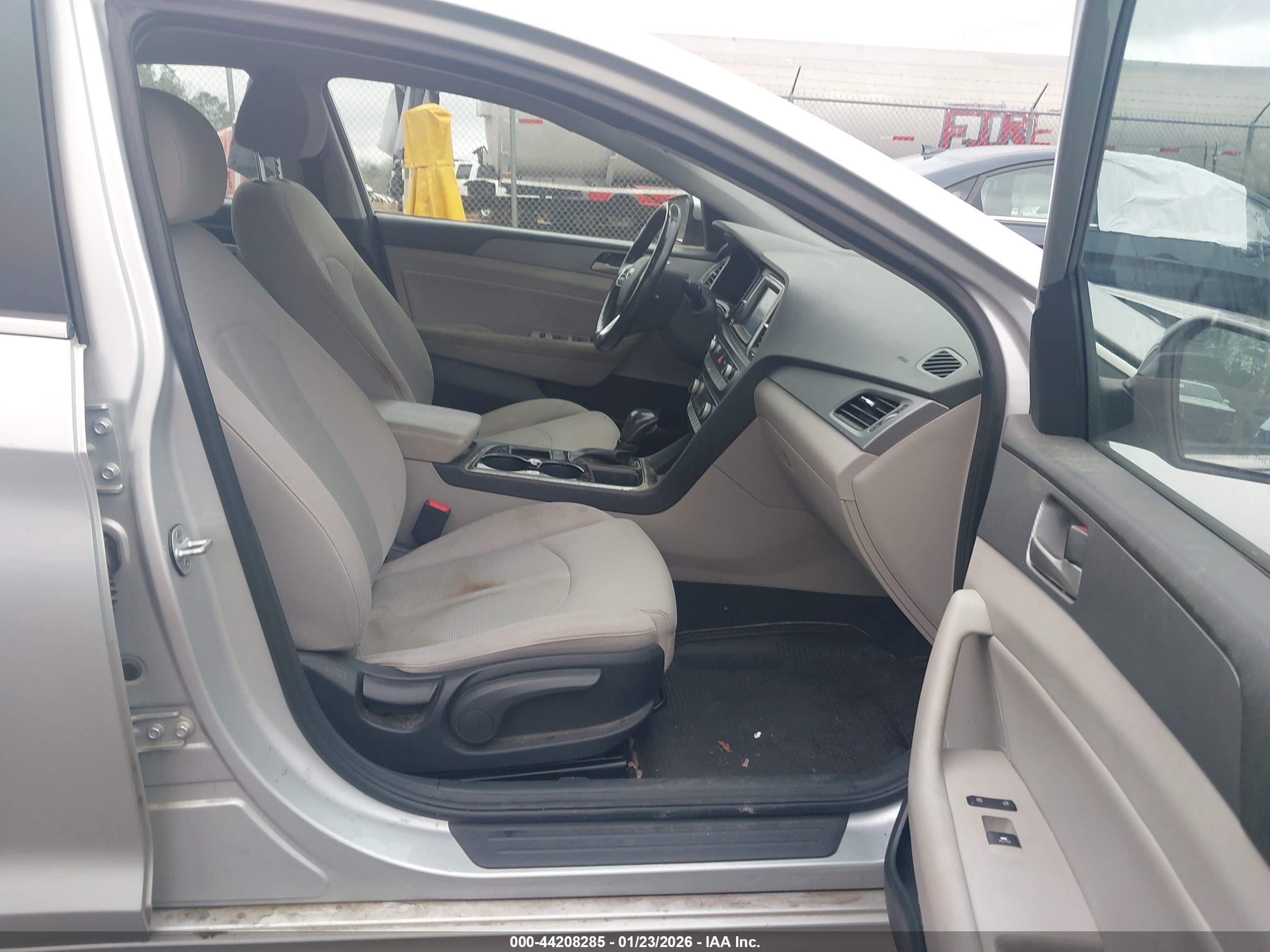 HYUNDAI SONATA image 5