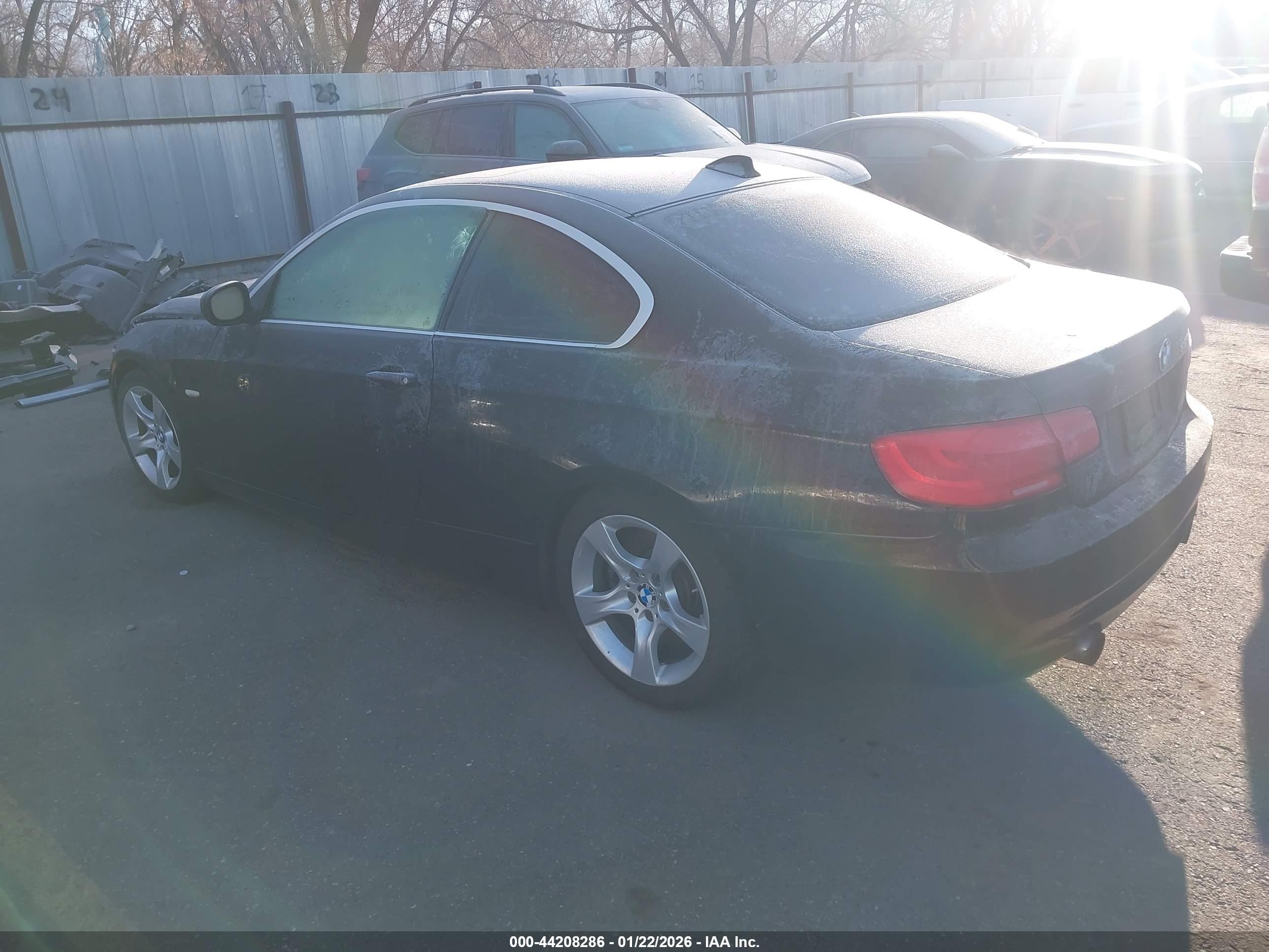 BMW 335I image 3