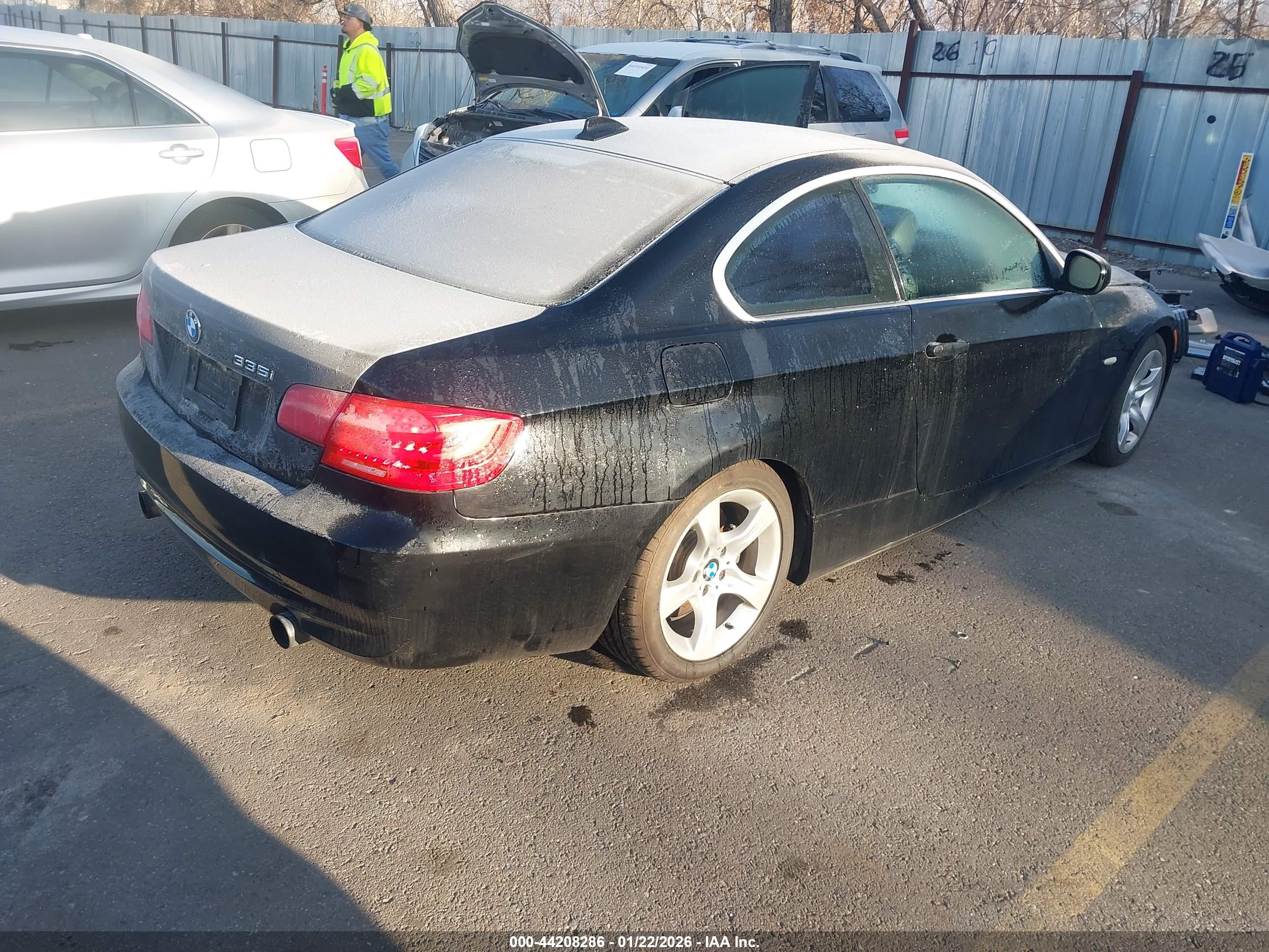 BMW 335I image 4