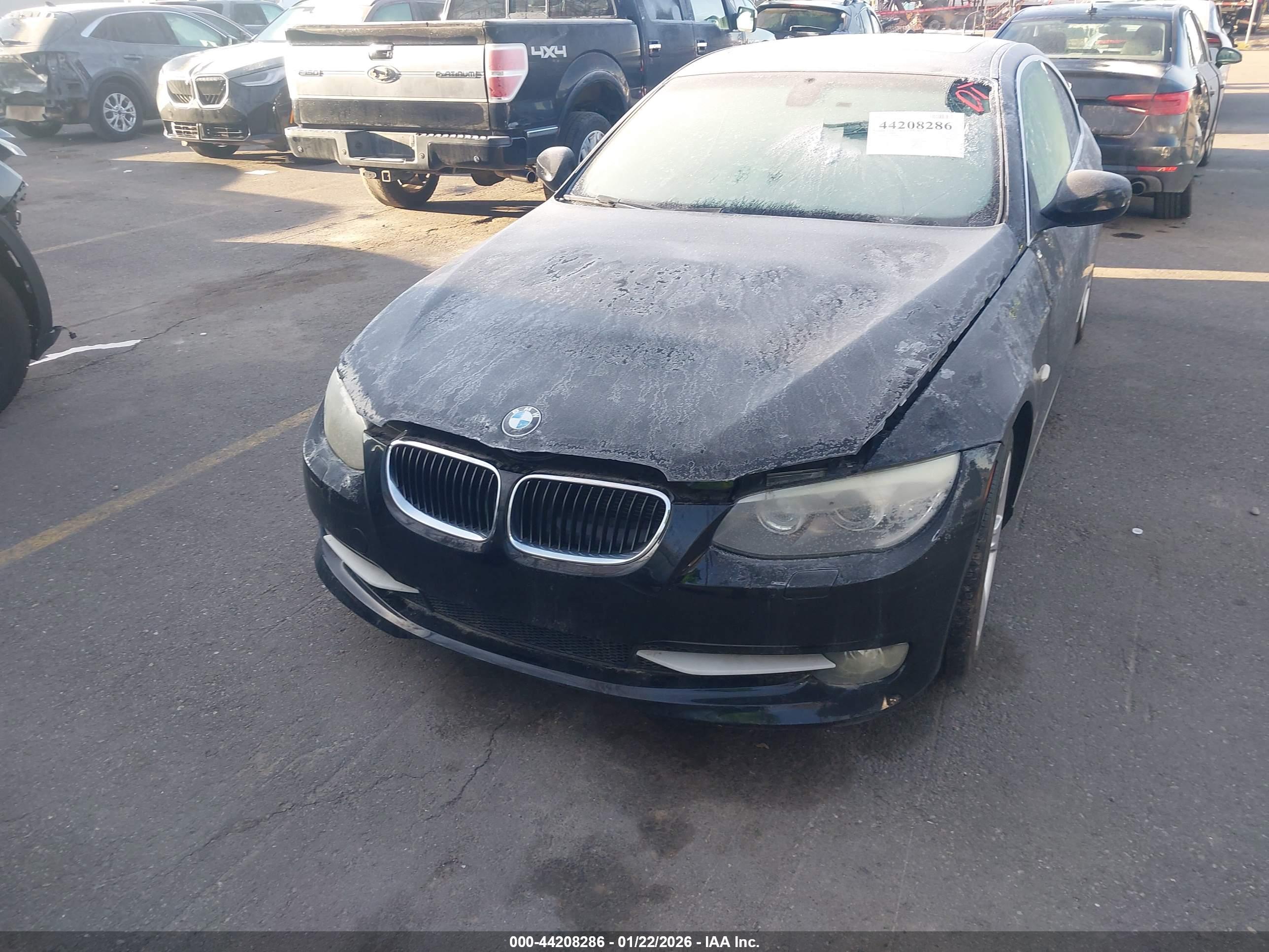 BMW 335I image 6