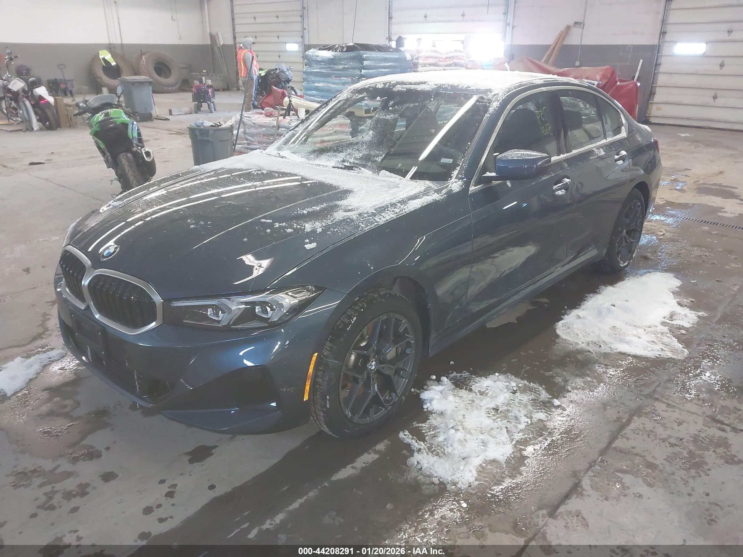 BMW 330I image 2