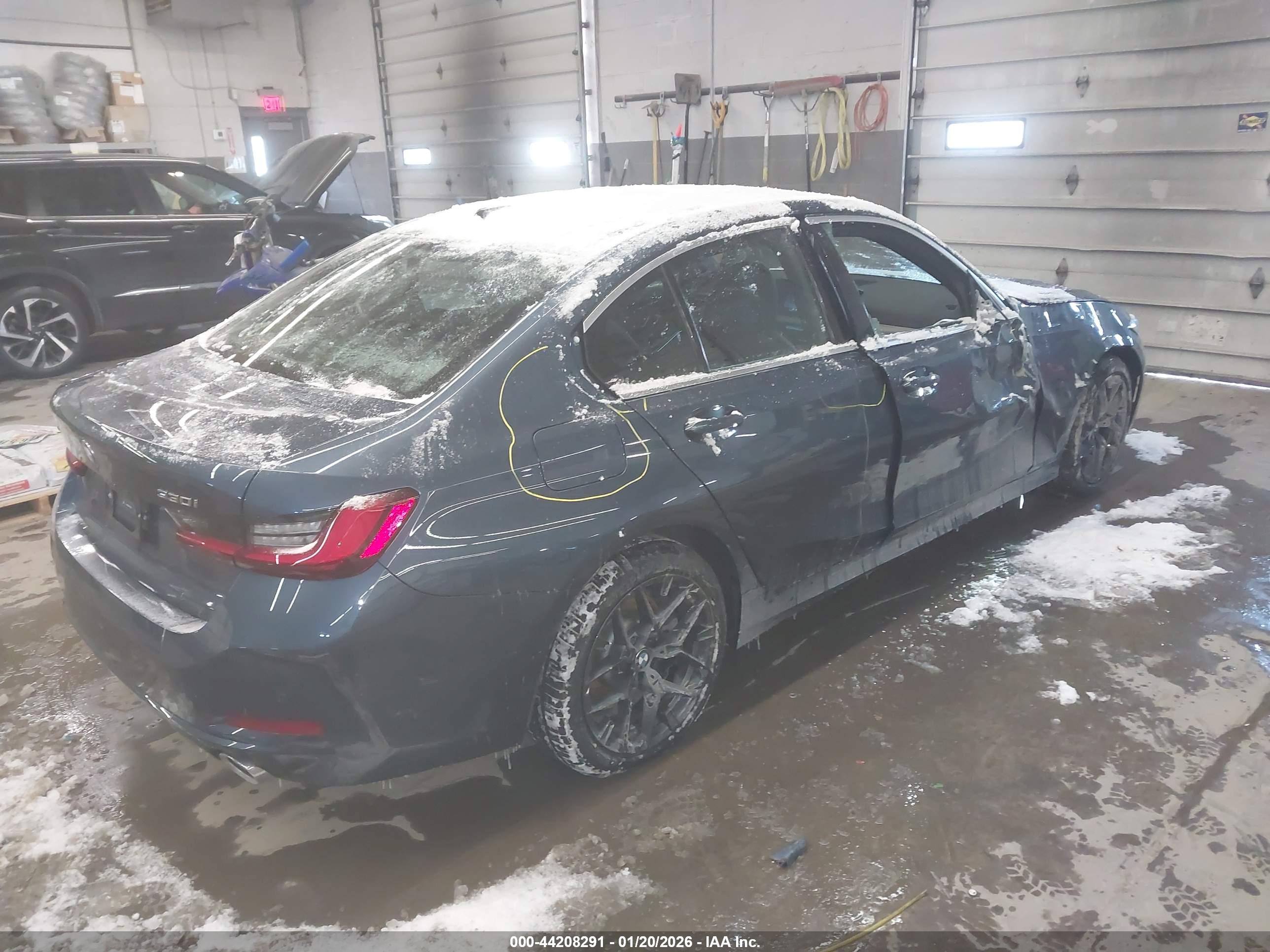 BMW 330I image 4