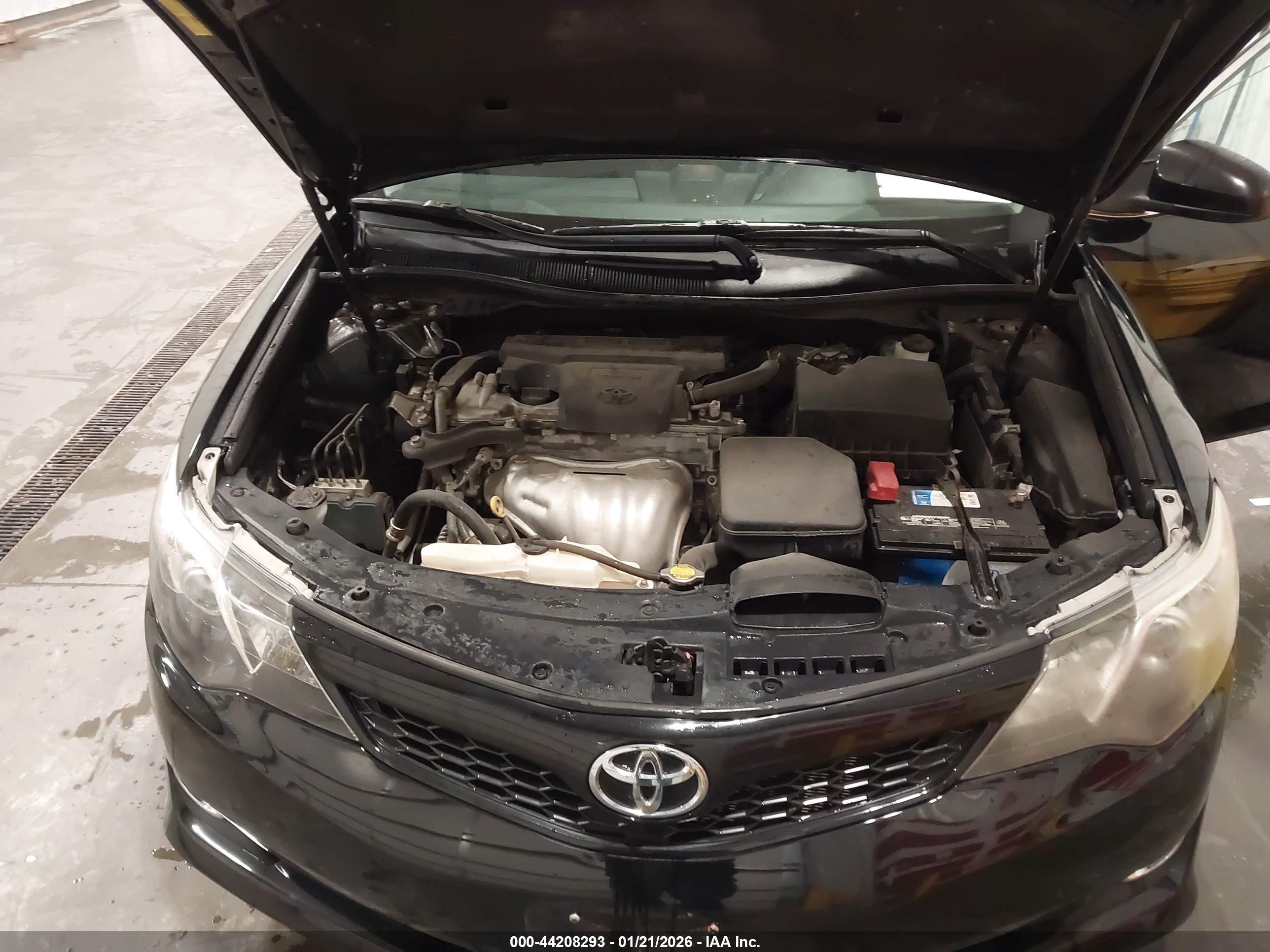 TOYOTA CAMRY image 10