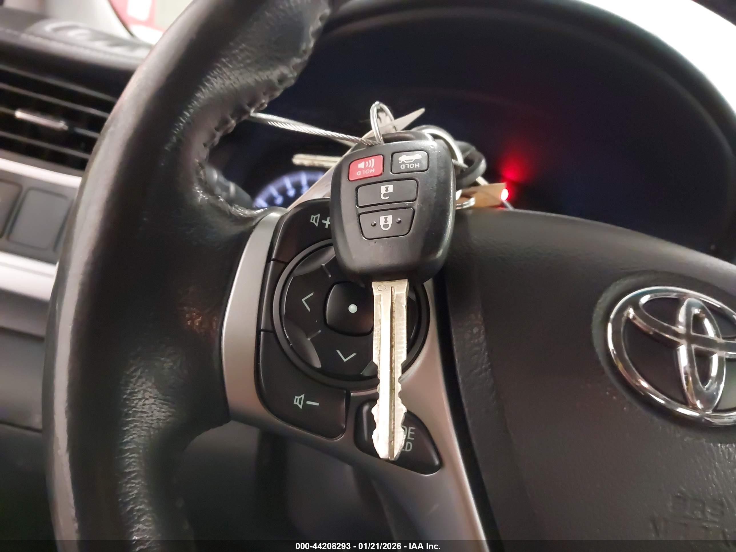 TOYOTA CAMRY image 11