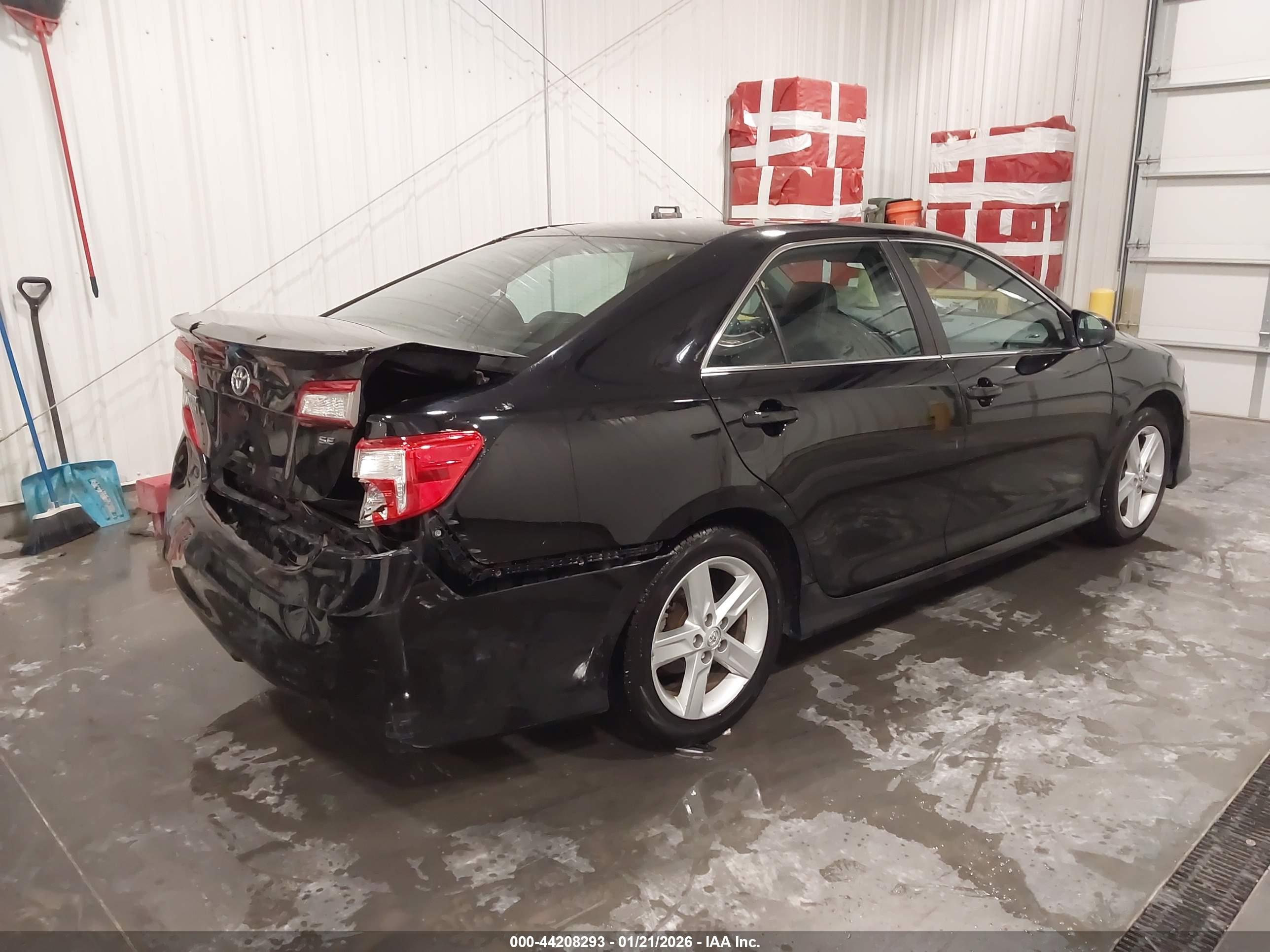 TOYOTA CAMRY image 4