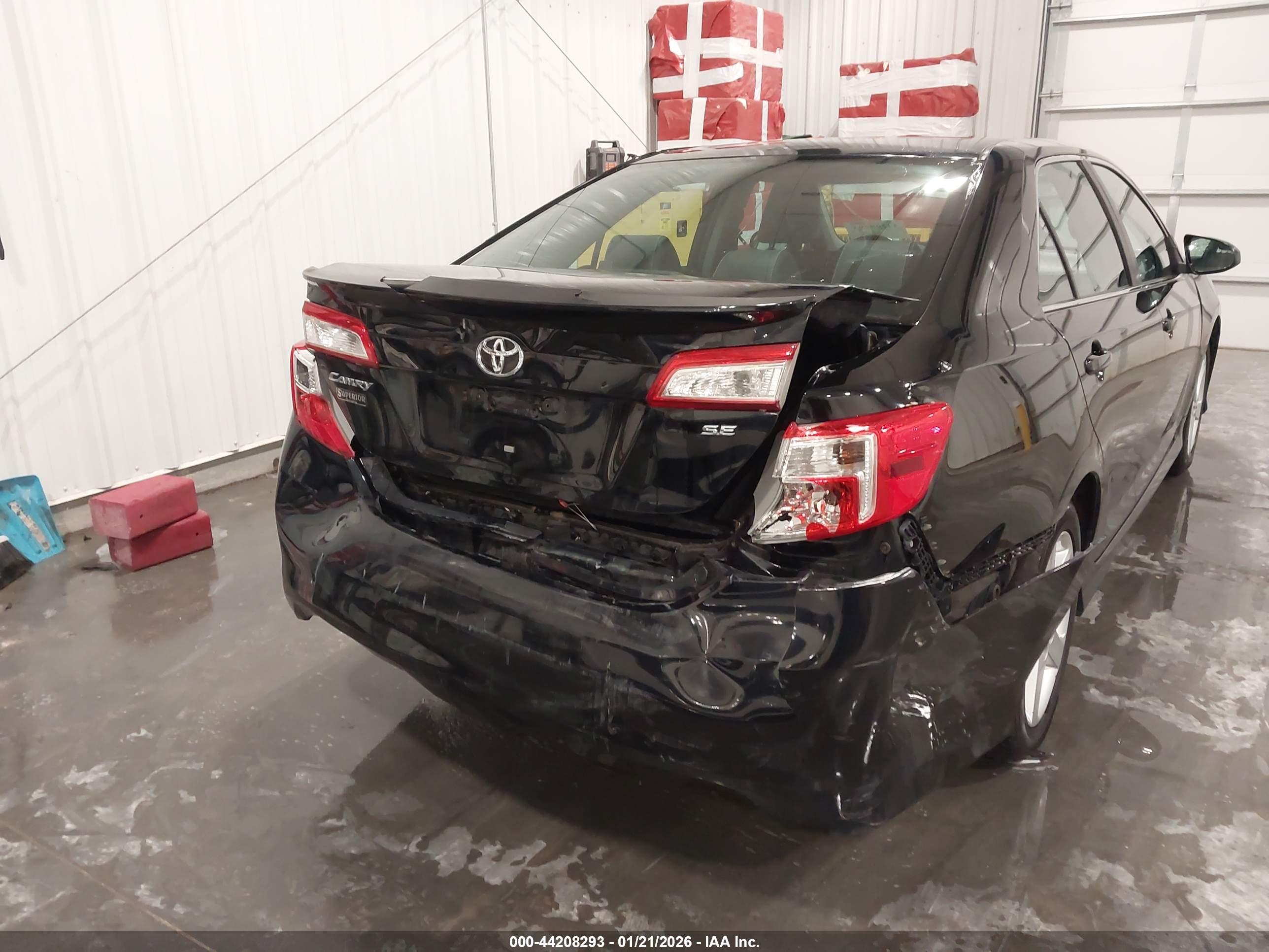 TOYOTA CAMRY image 6