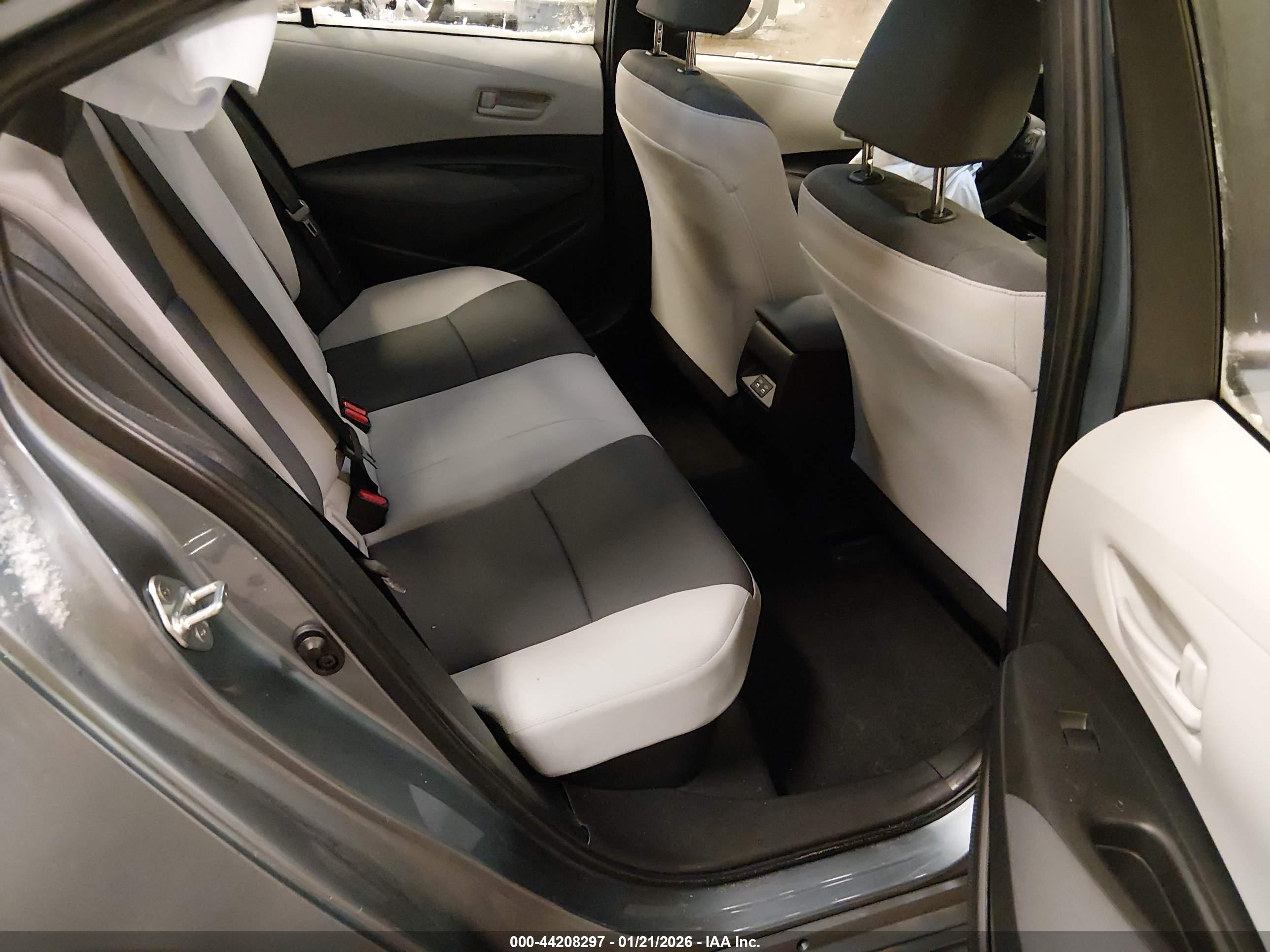TOYOTA COROLLA image 8