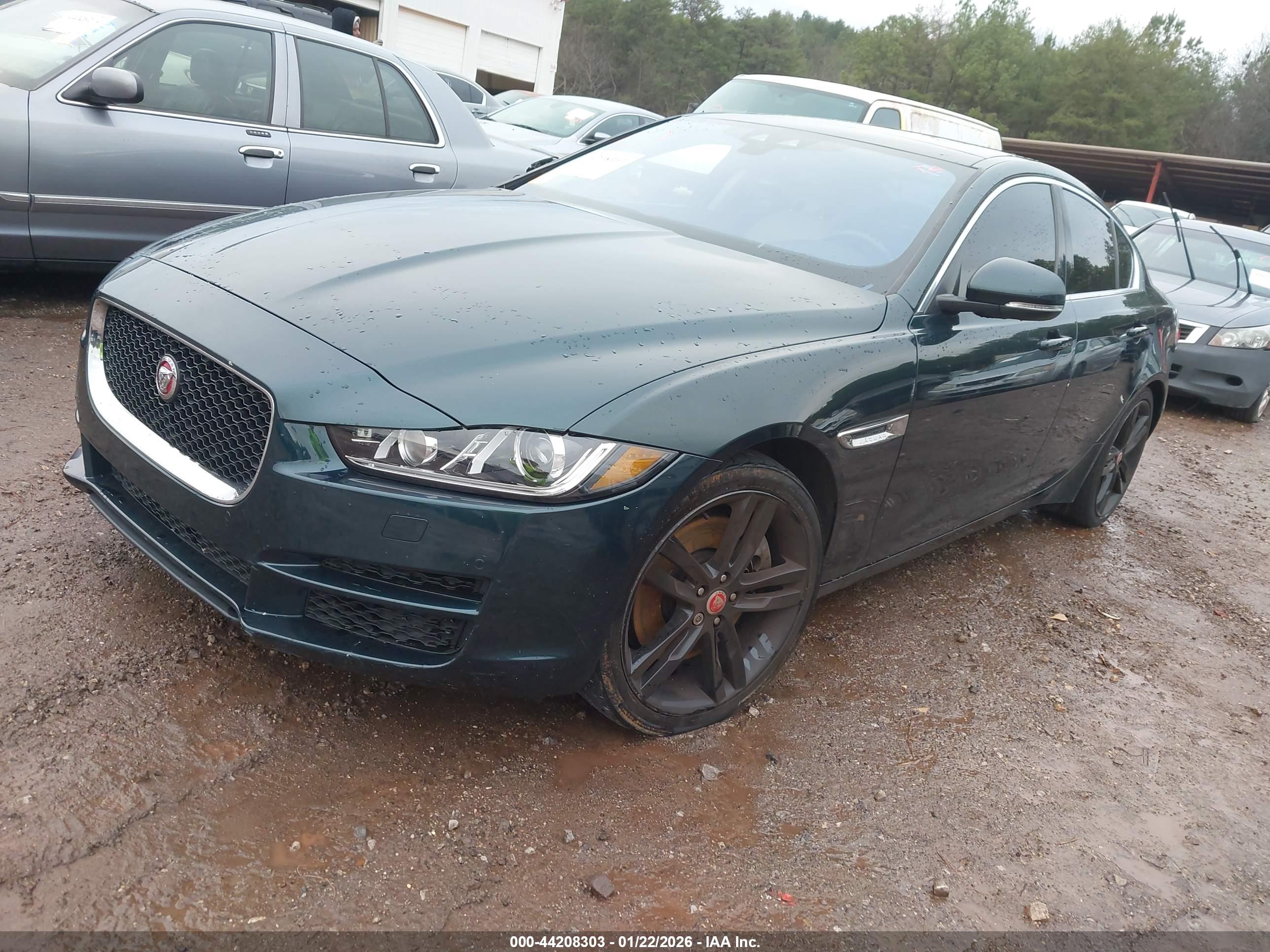 JAGUAR XE image 2