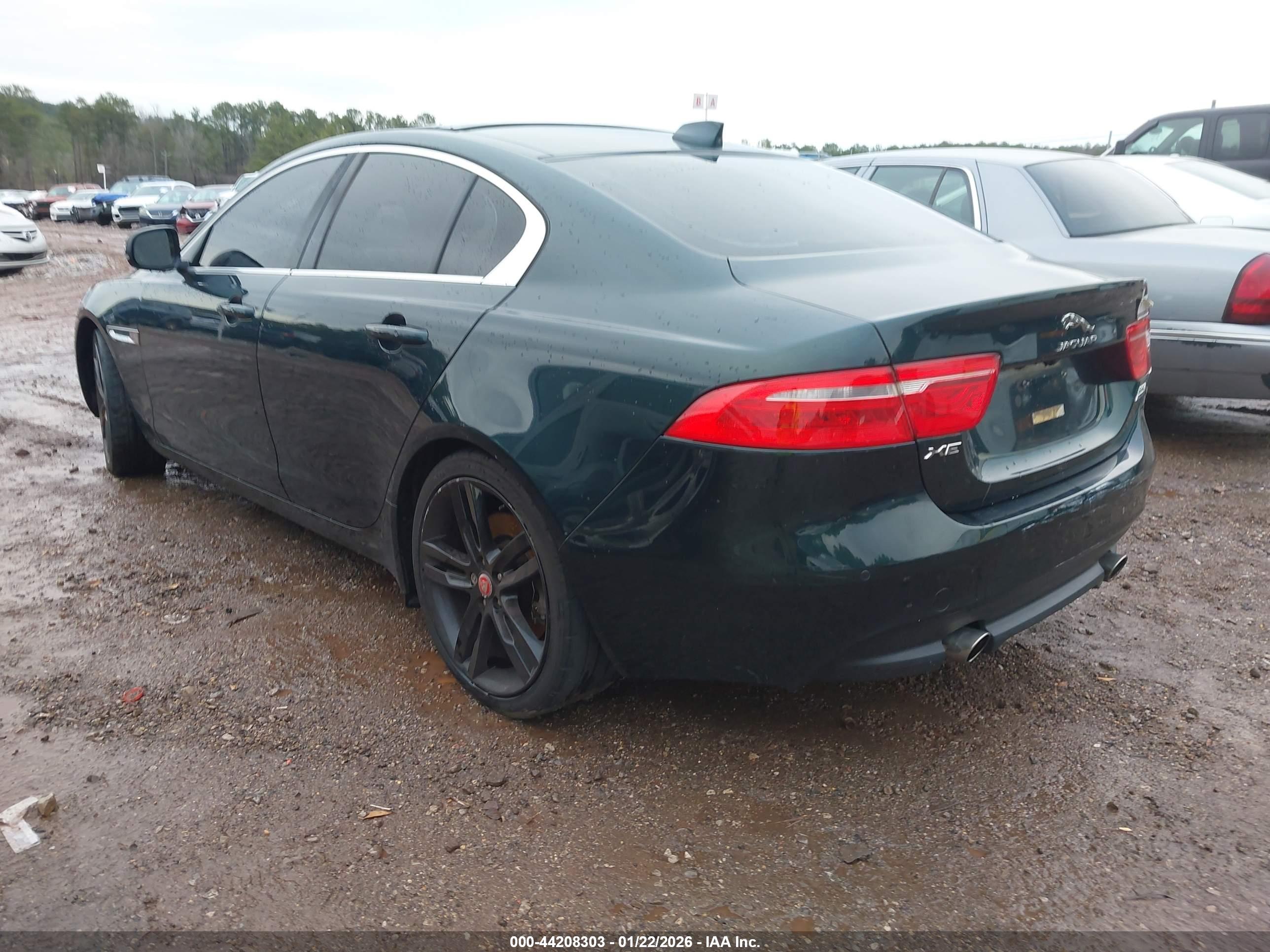 JAGUAR XE image 3