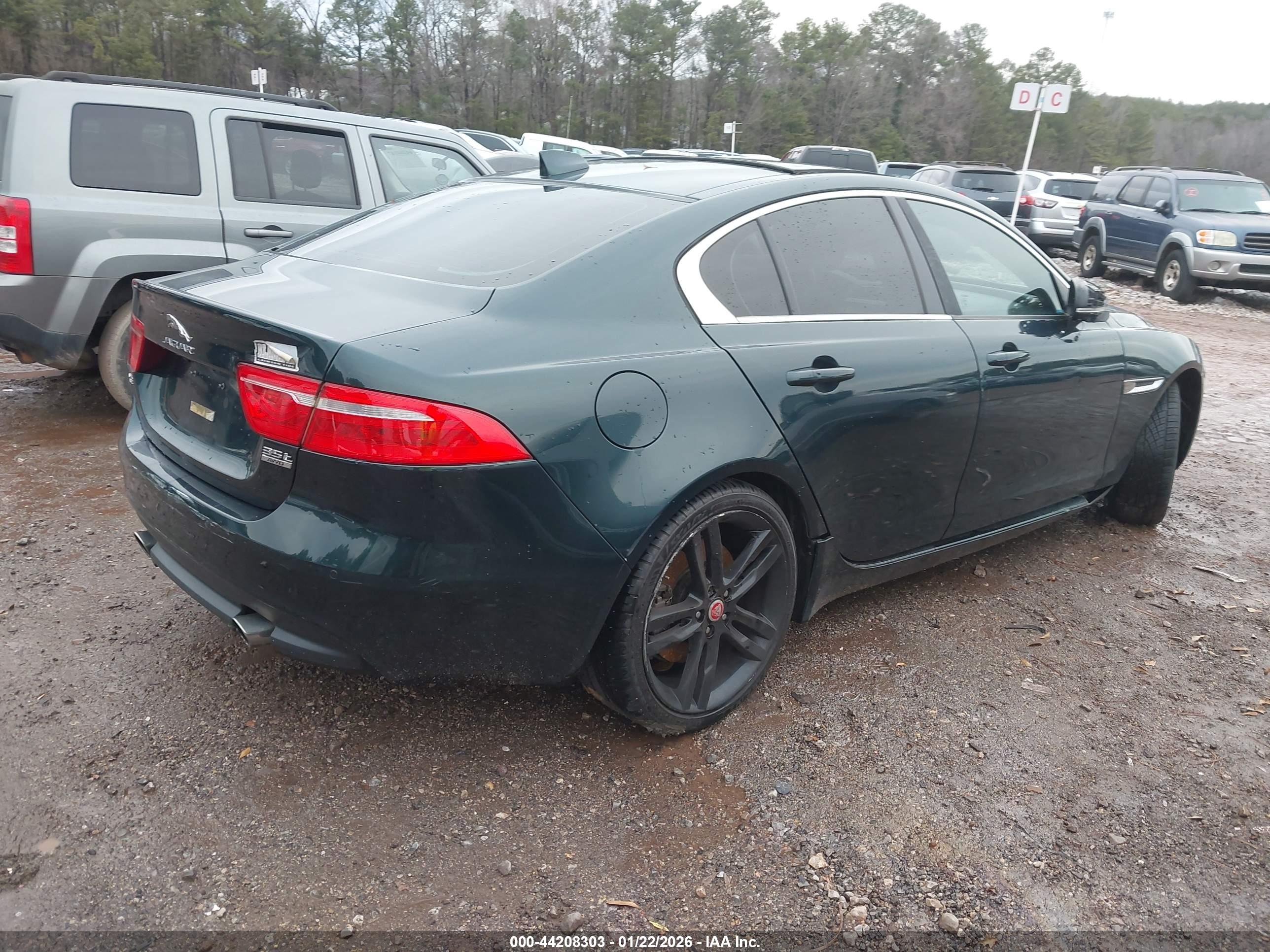 JAGUAR XE image 4
