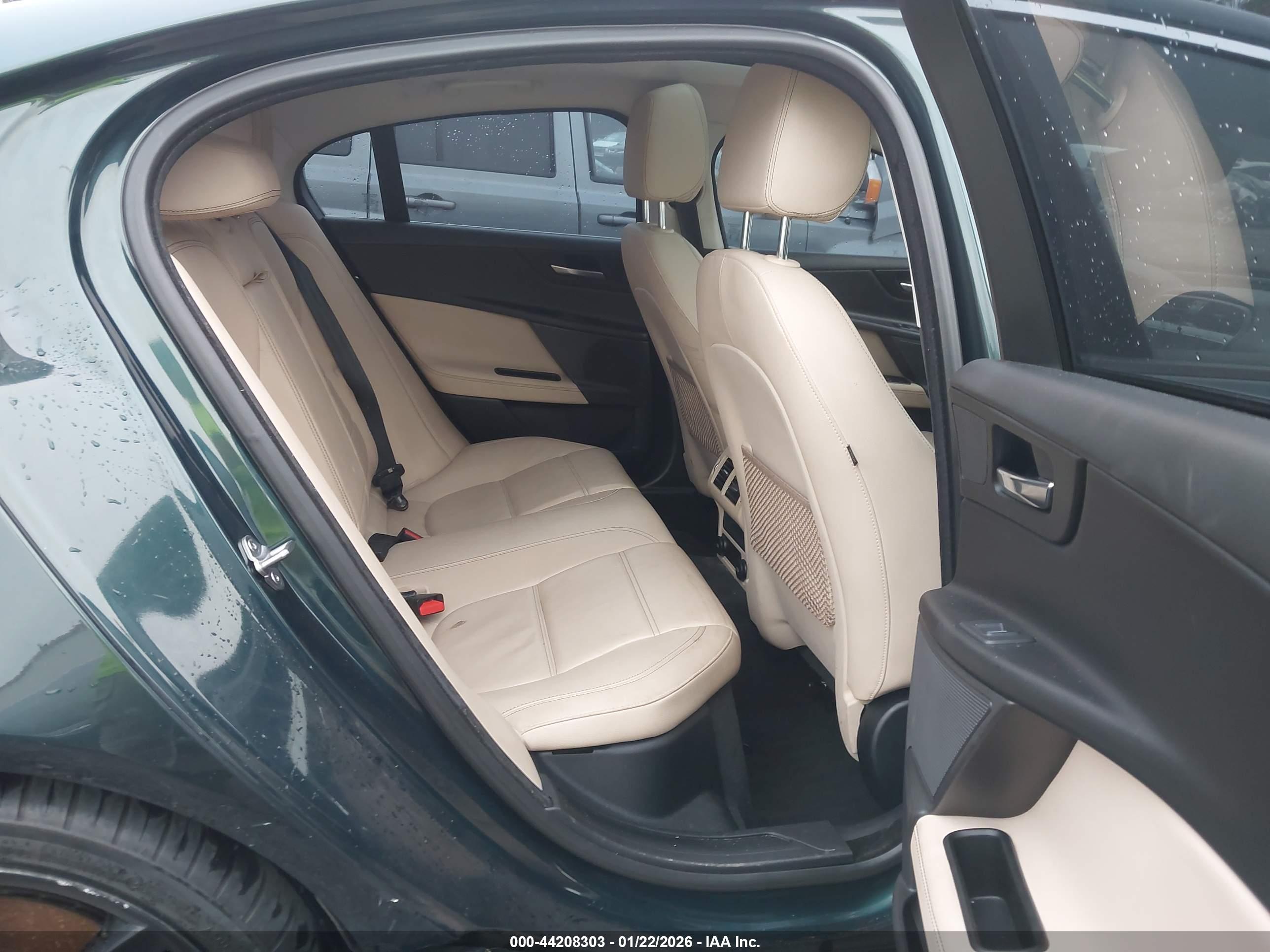 JAGUAR XE image 8