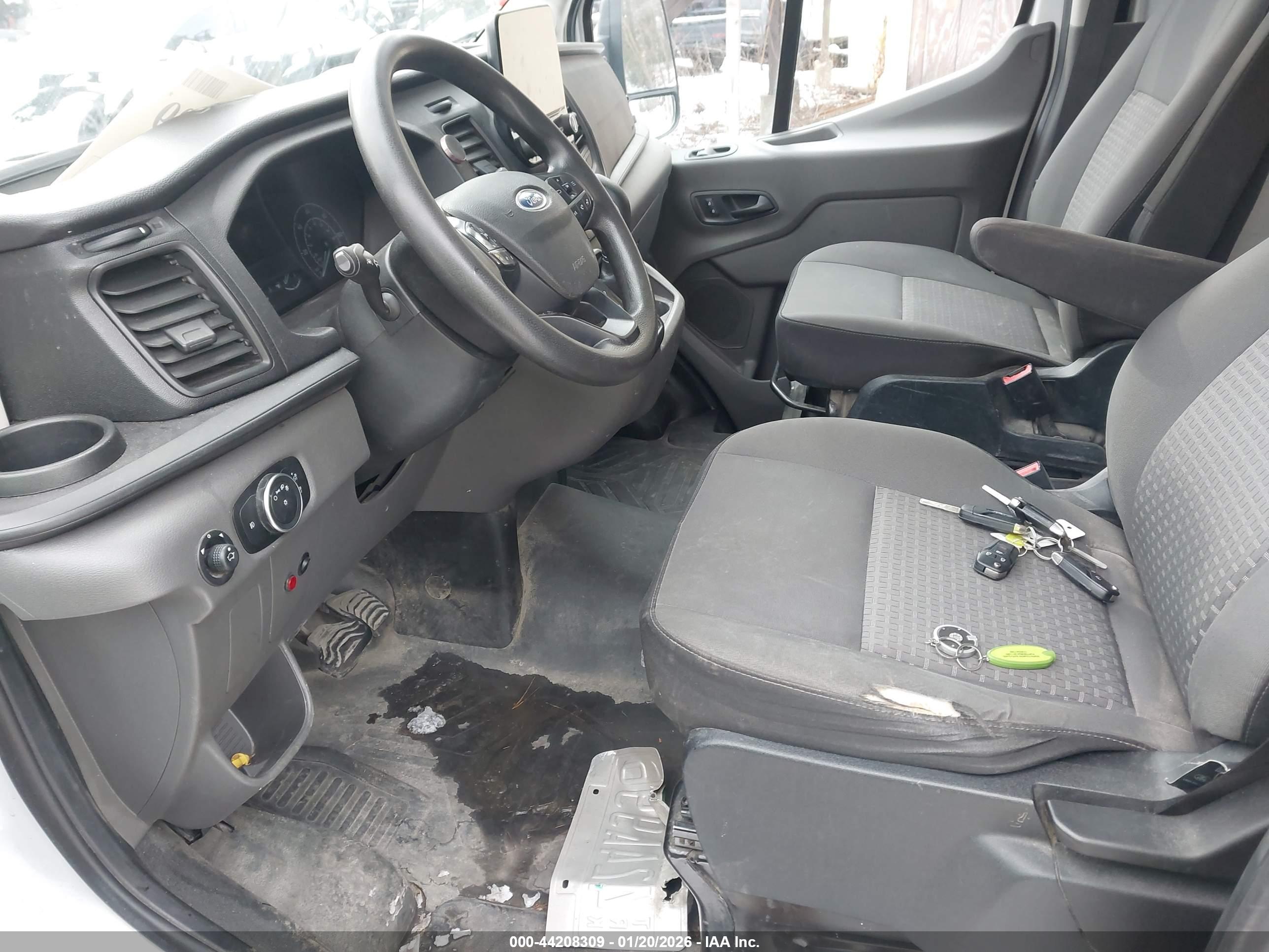 FORD TRANSIT-350 image 8