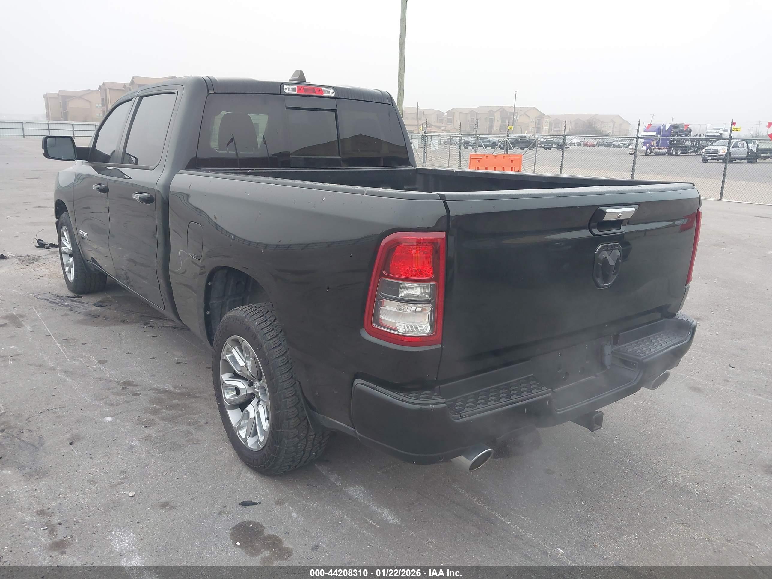 RAM 1500 image 3