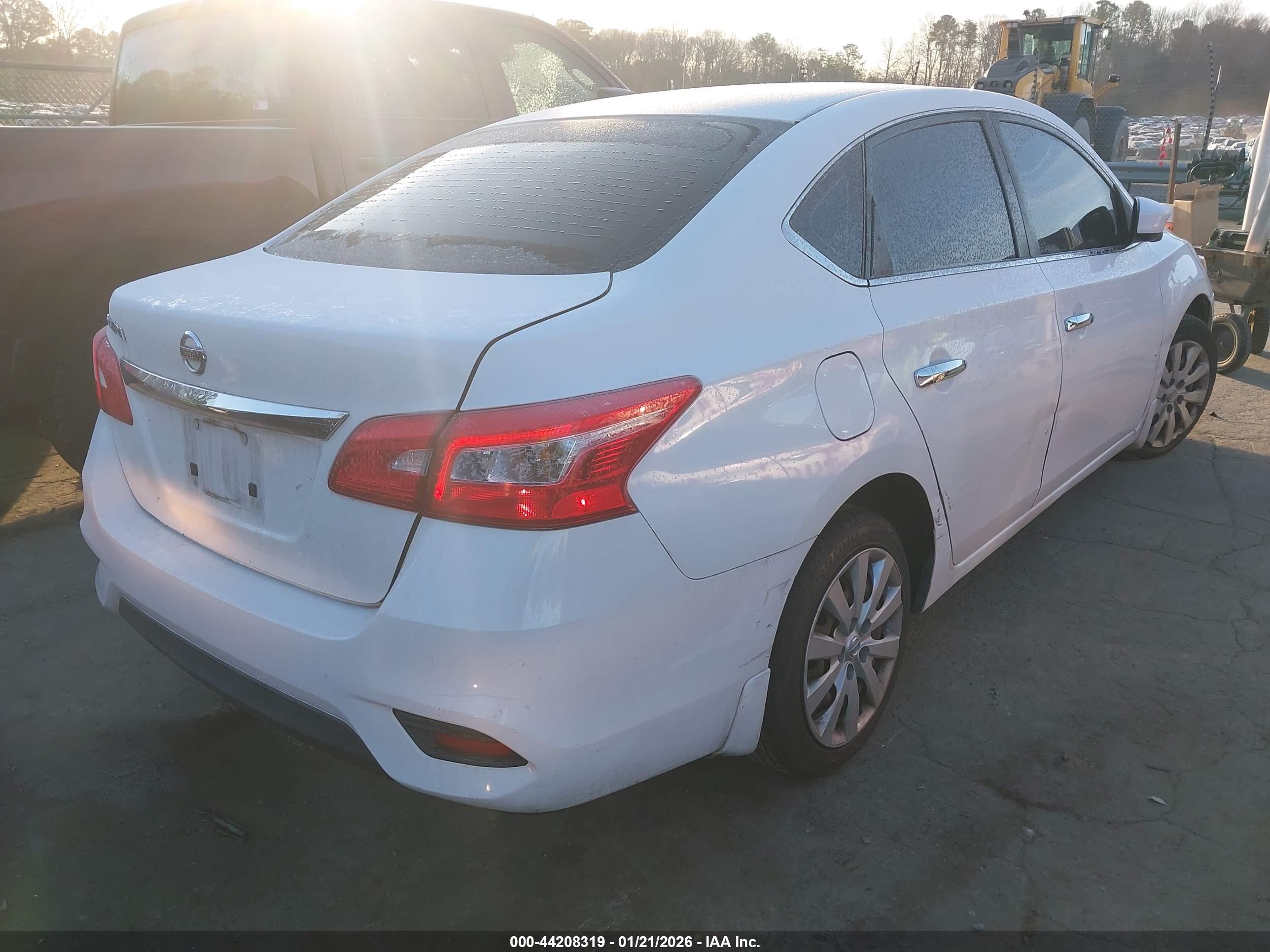 NISSAN SENTRA image 4