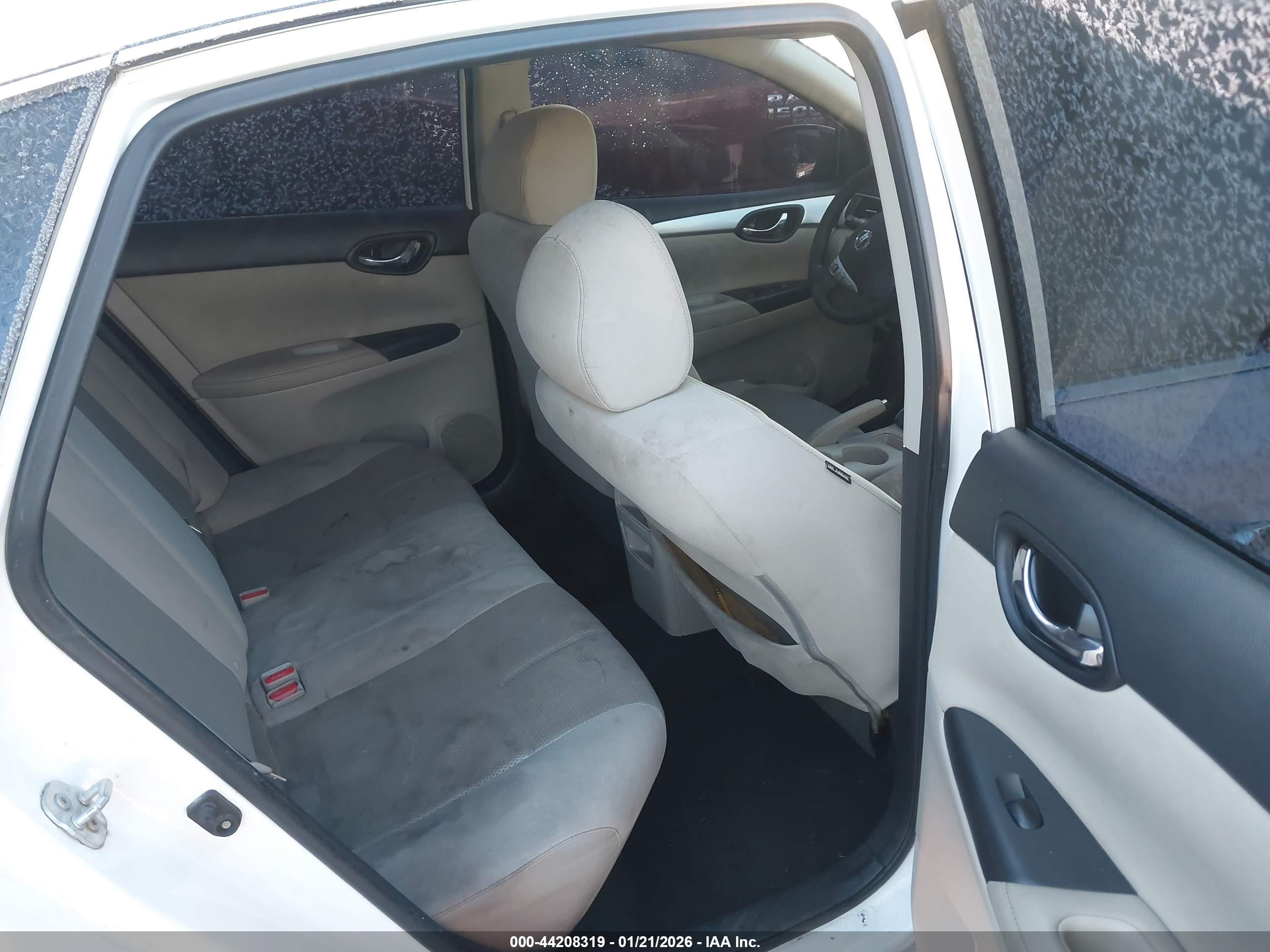 NISSAN SENTRA image 8