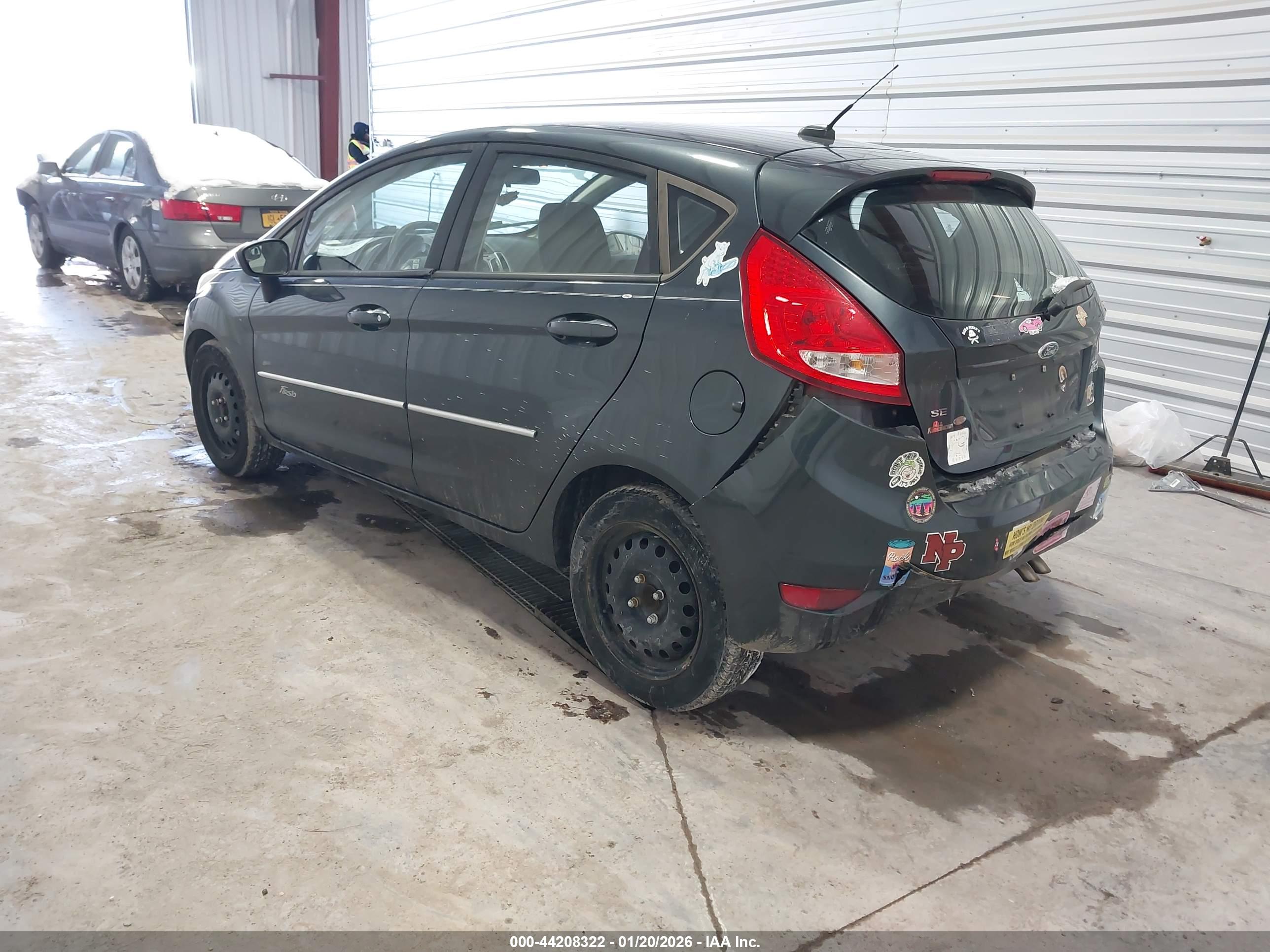 FORD FIESTA image 3